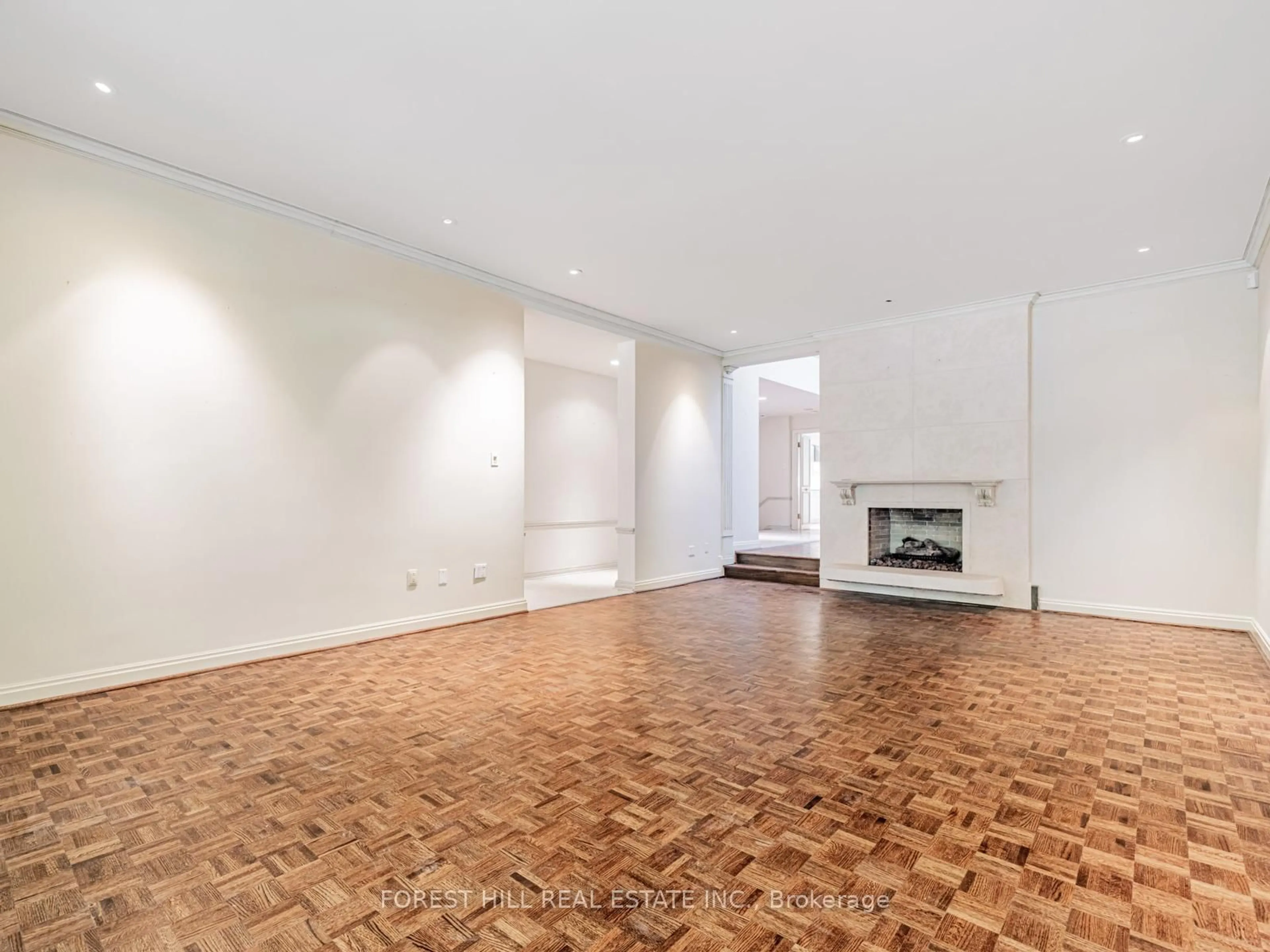 A pic of a room for 82 Oriole Rd, Toronto Ontario M4V 2G1