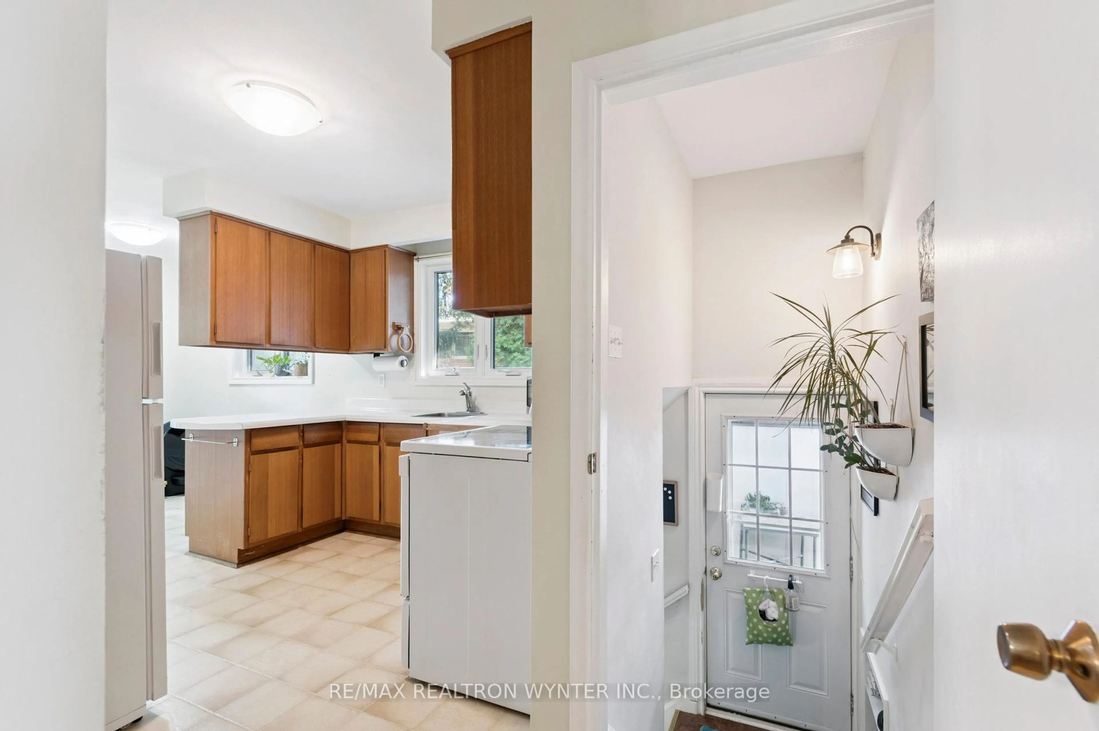 Unknown for 124 Fortrose Cres, Toronto Ontario M3A 2H1