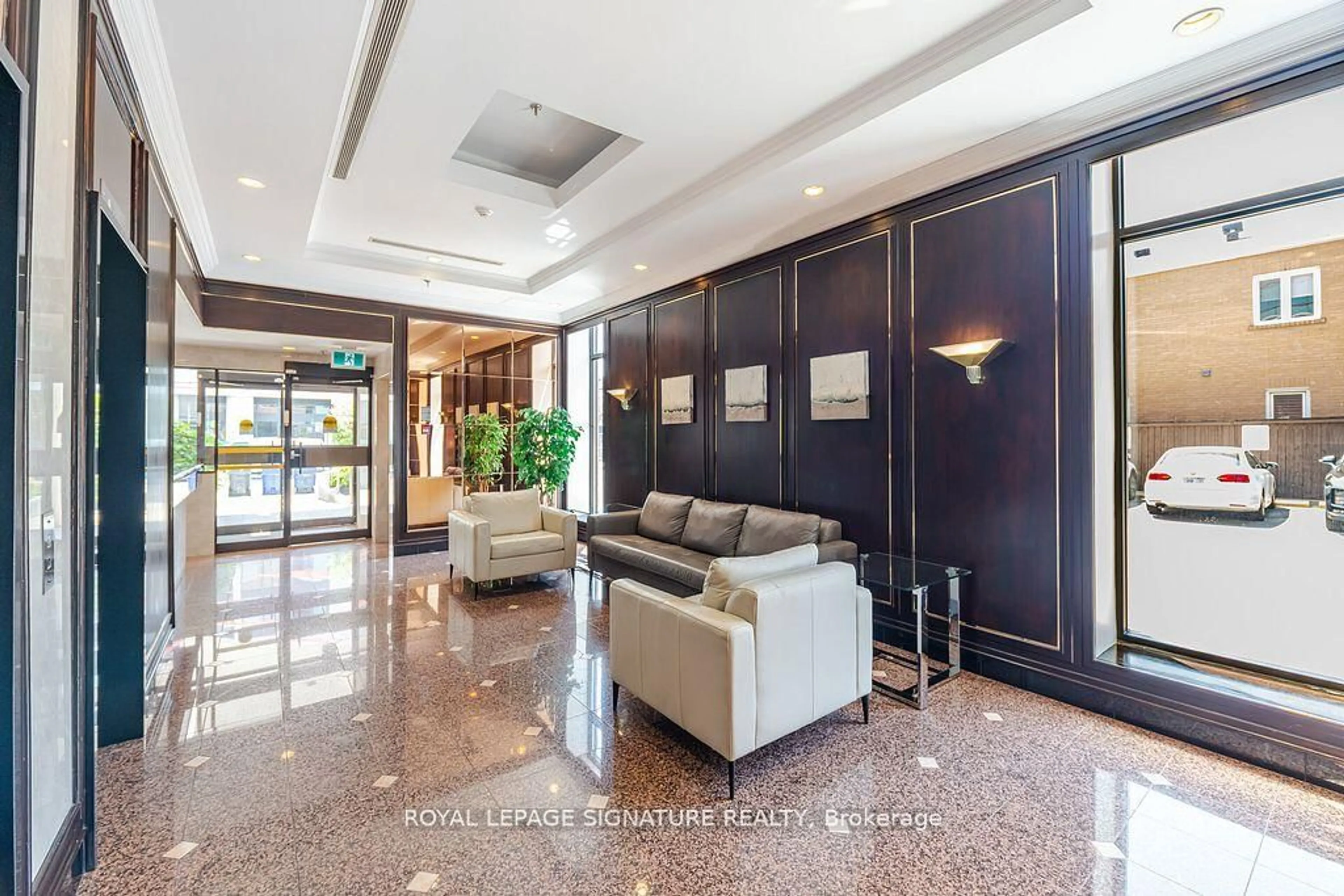 Lobby for 500 Glencairn Ave #309, Toronto Ontario M6B 1Z1