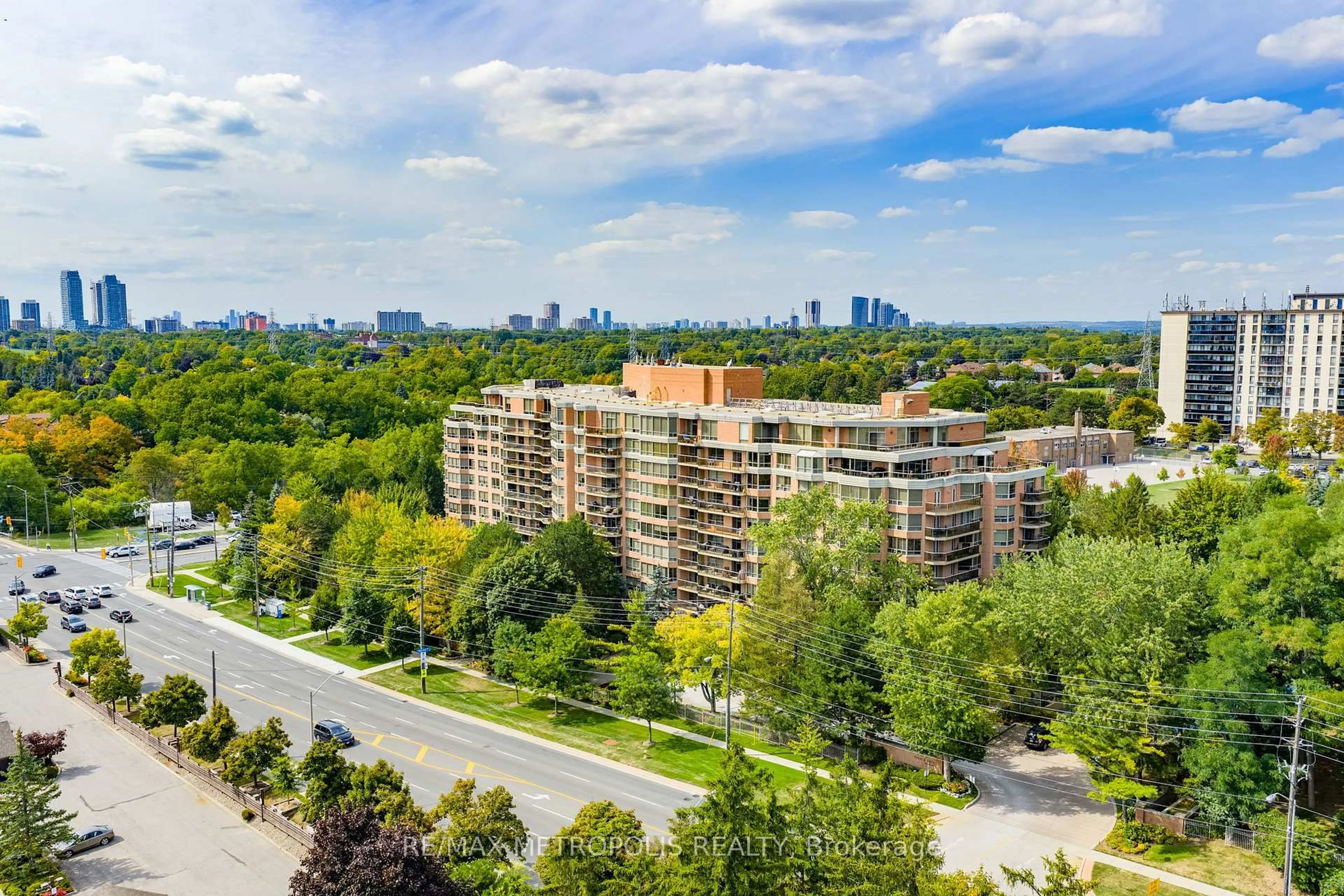 A pic from outside/outdoor area/front of a property/back of a property/a pic from drone, city buildings view from balcony for 3181 Bayview Ave #308, Toronto Ontario M2K 2Y2