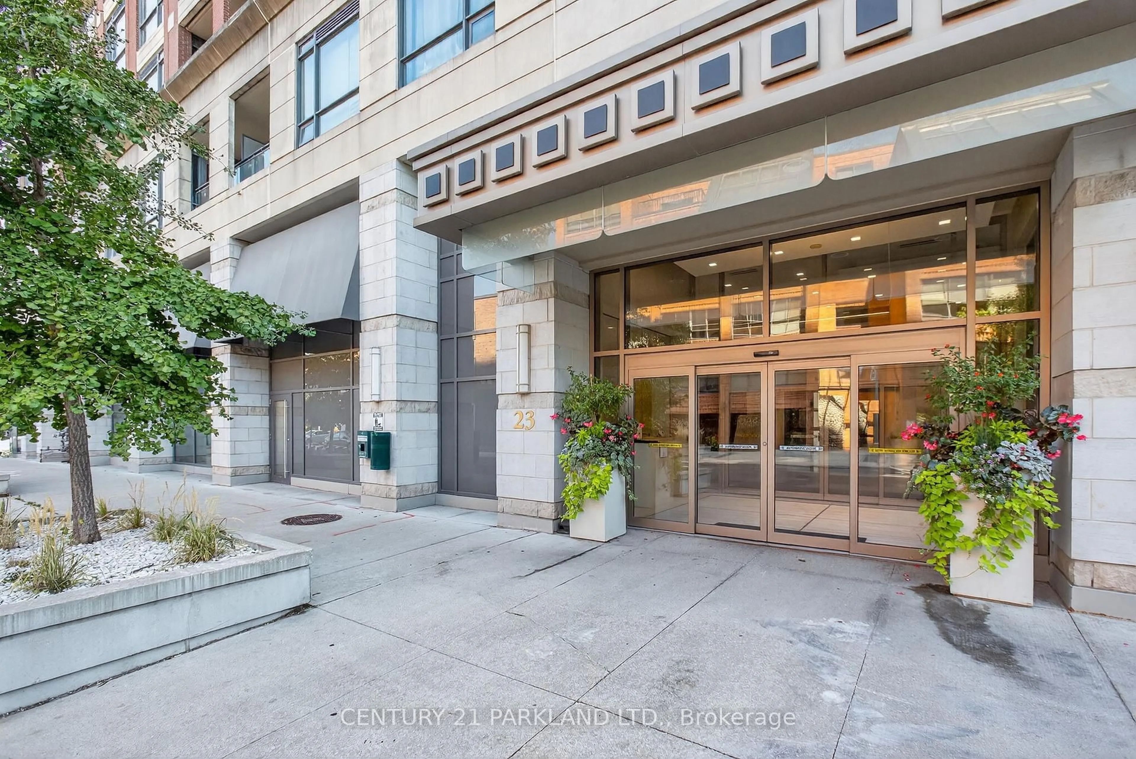 Indoor foyer for 23 Glebe Rd #603, Toronto Ontario M5P 0A1