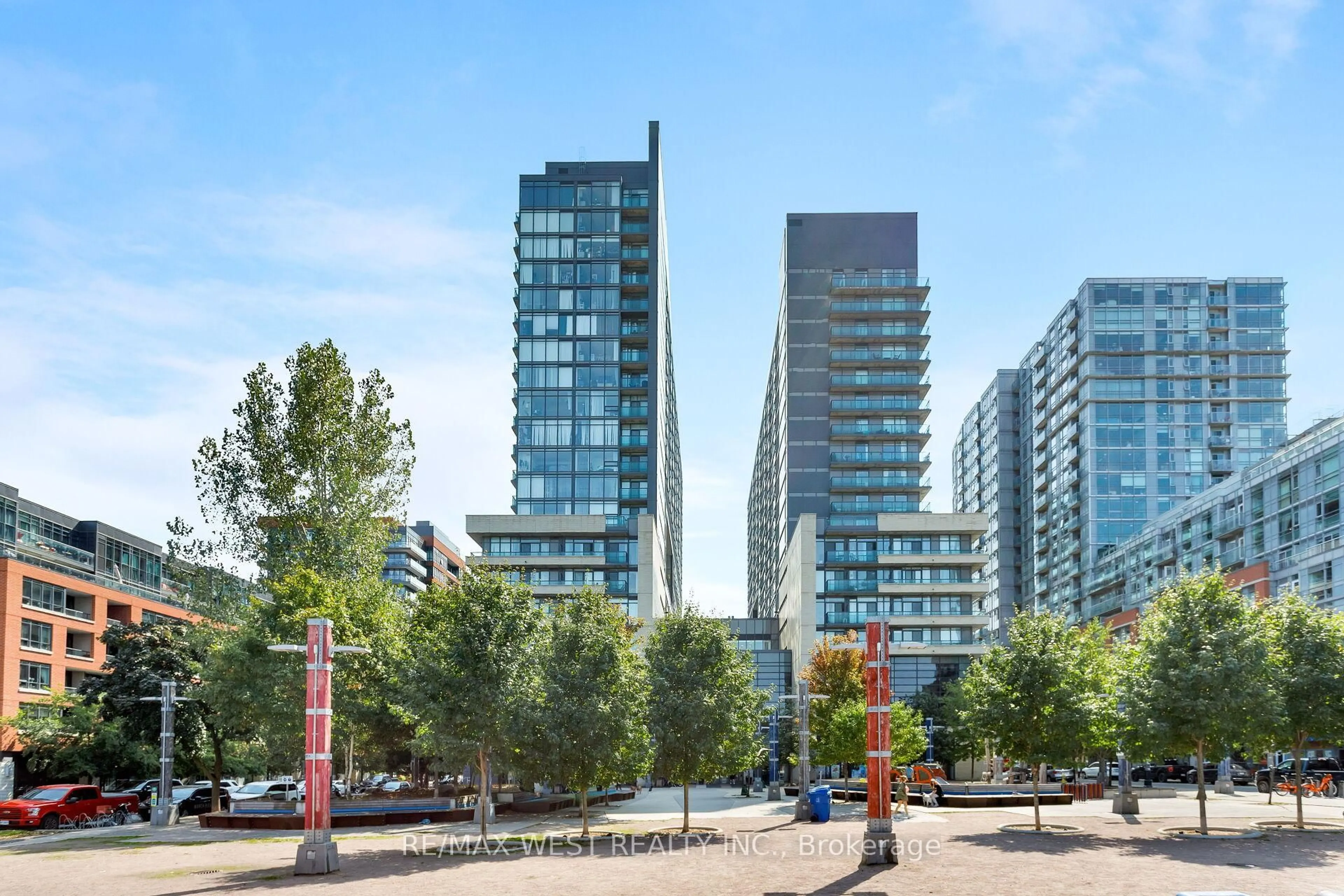 Patio, street for 36 LISGAR St #1621E, Toronto Ontario M6J 0C7