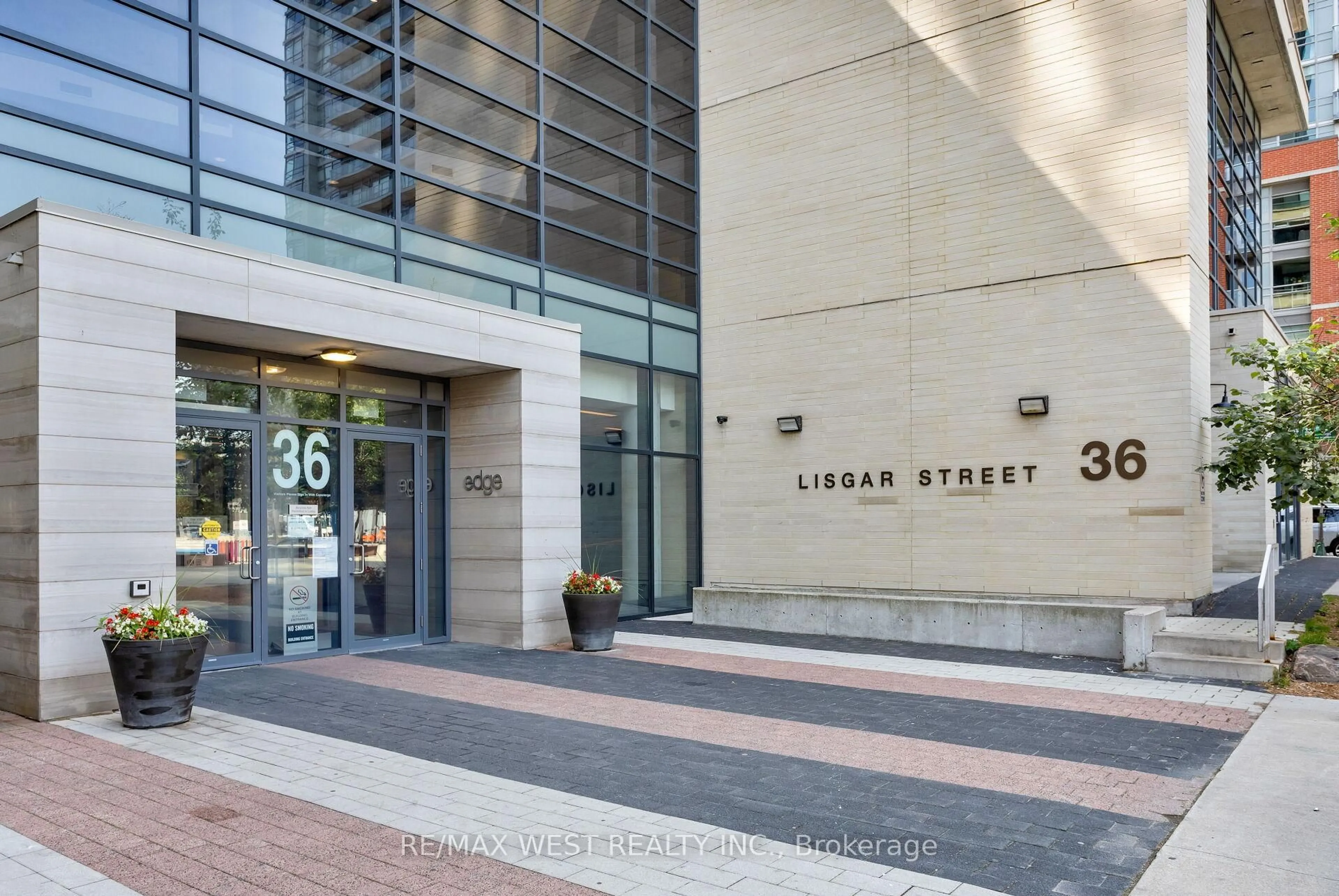 Indoor foyer for 36 LISGAR St #1621E, Toronto Ontario M6J 0C7