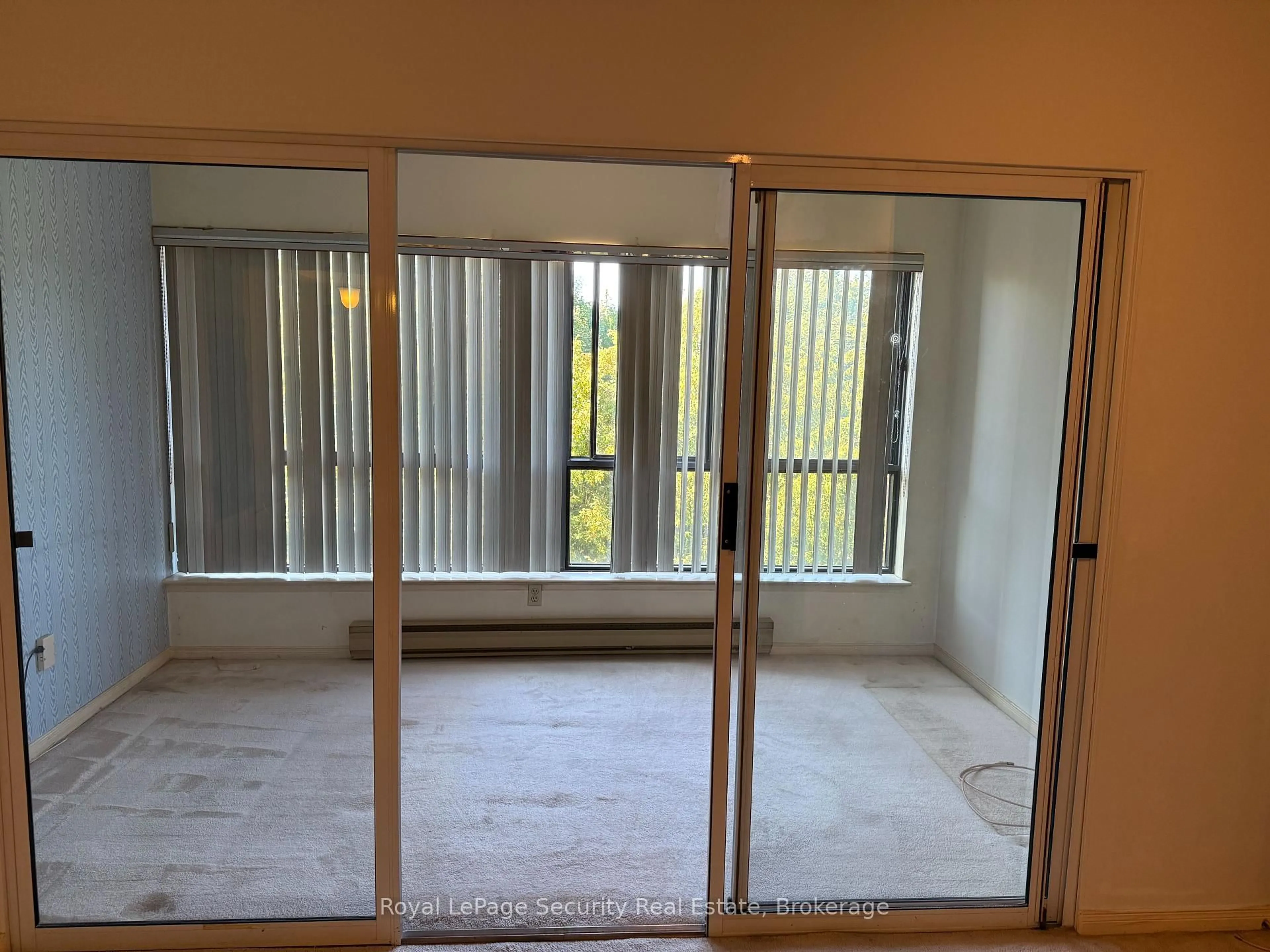 A pic of a room for 20 Glebe Rd #10, Toronto Ontario M5P 1C9