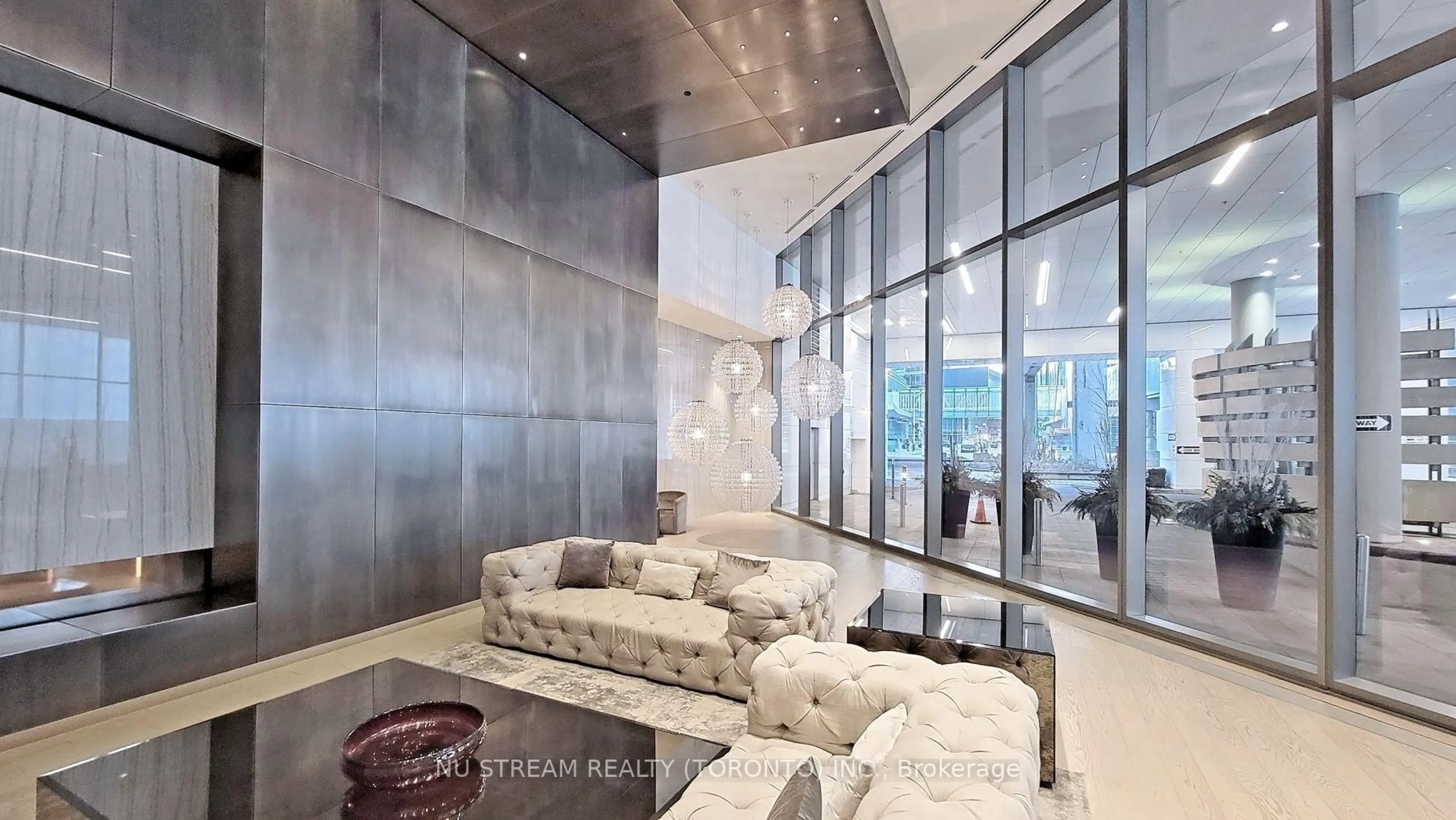 Indoor foyer for 100 Harbour St #PH101, Toronto Ontario M5J 0B5
