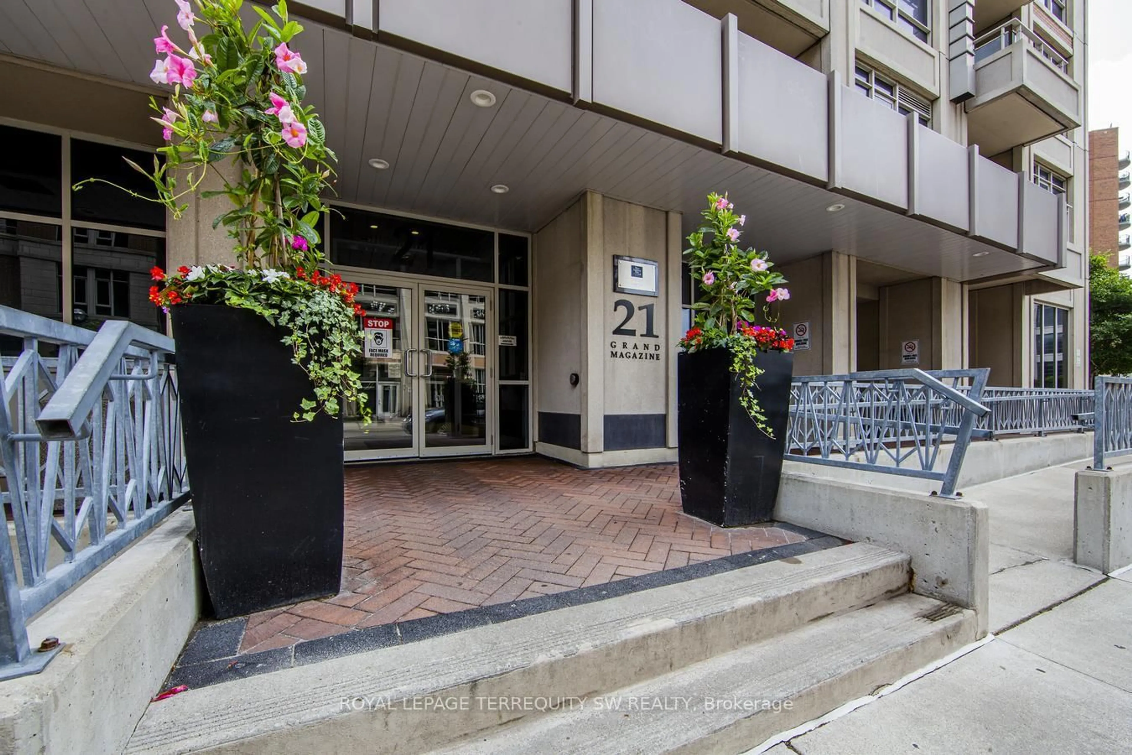 Unknown for 21 Grand Magazine St #1707, Toronto Ontario M5V 1B5