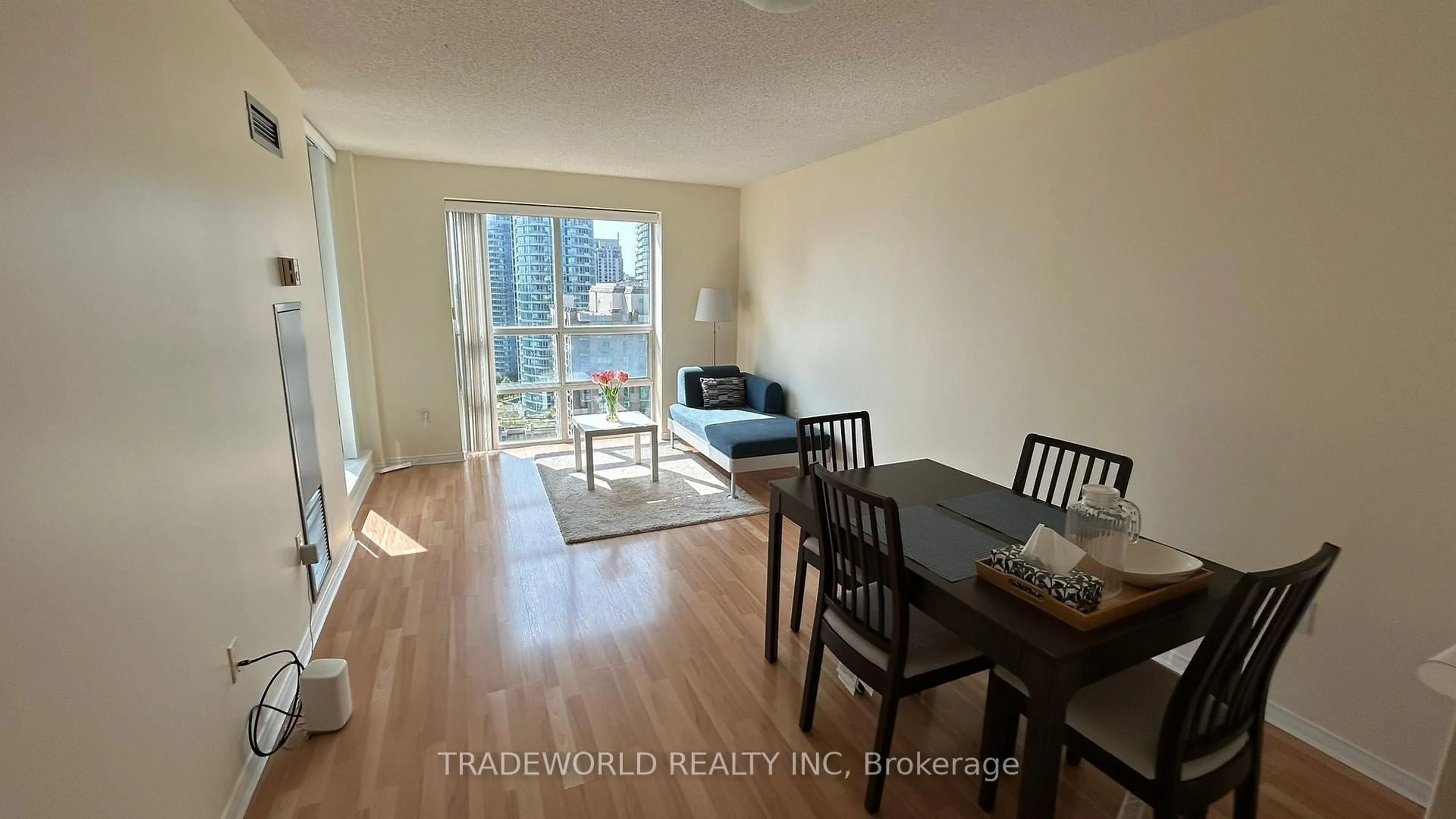 A pic of a room for 3 Pemberton Ave #2009, Toronto Ontario M2M 4M1