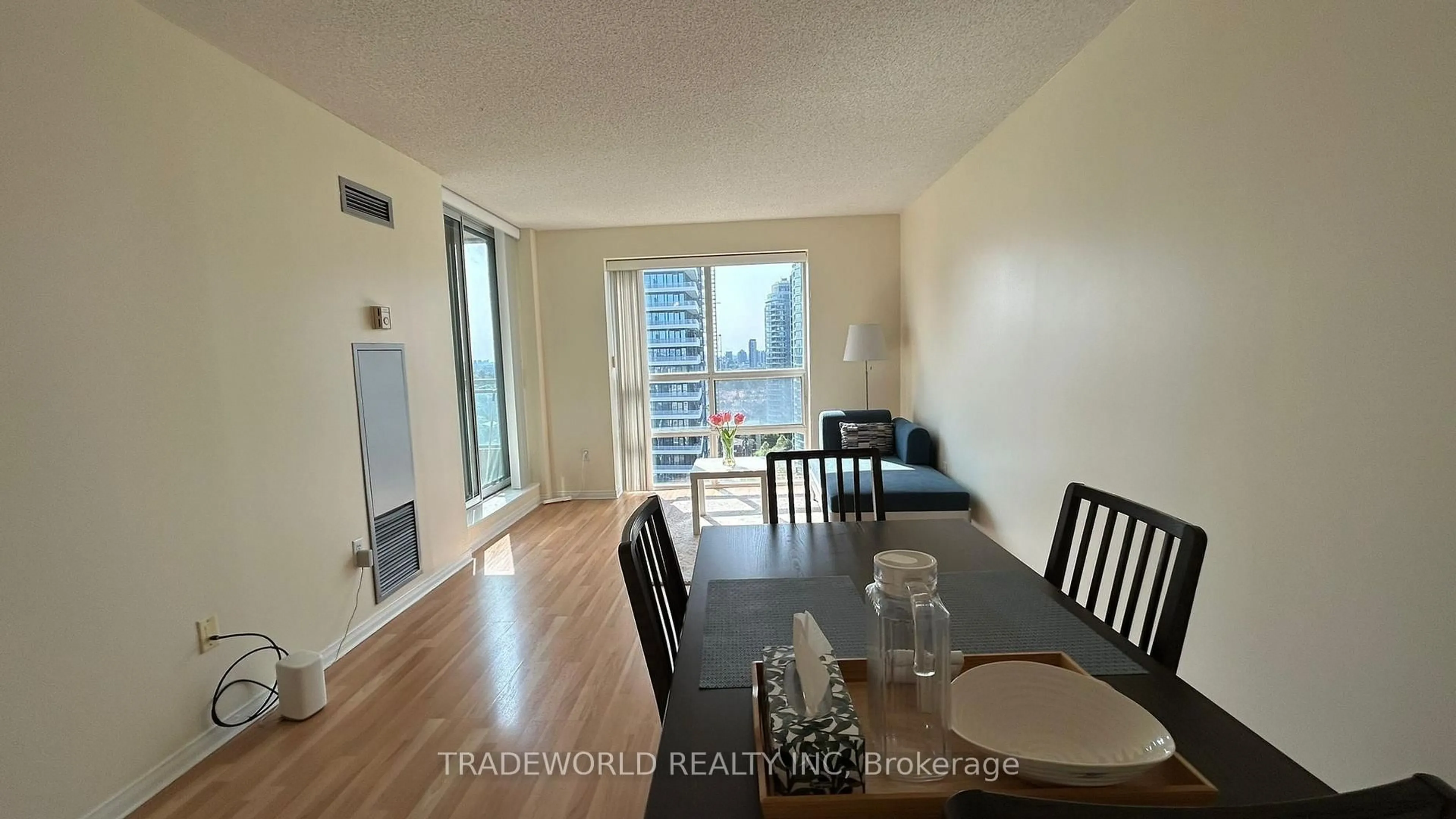 A pic of a room for 3 Pemberton Ave #2009, Toronto Ontario M2M 4M1