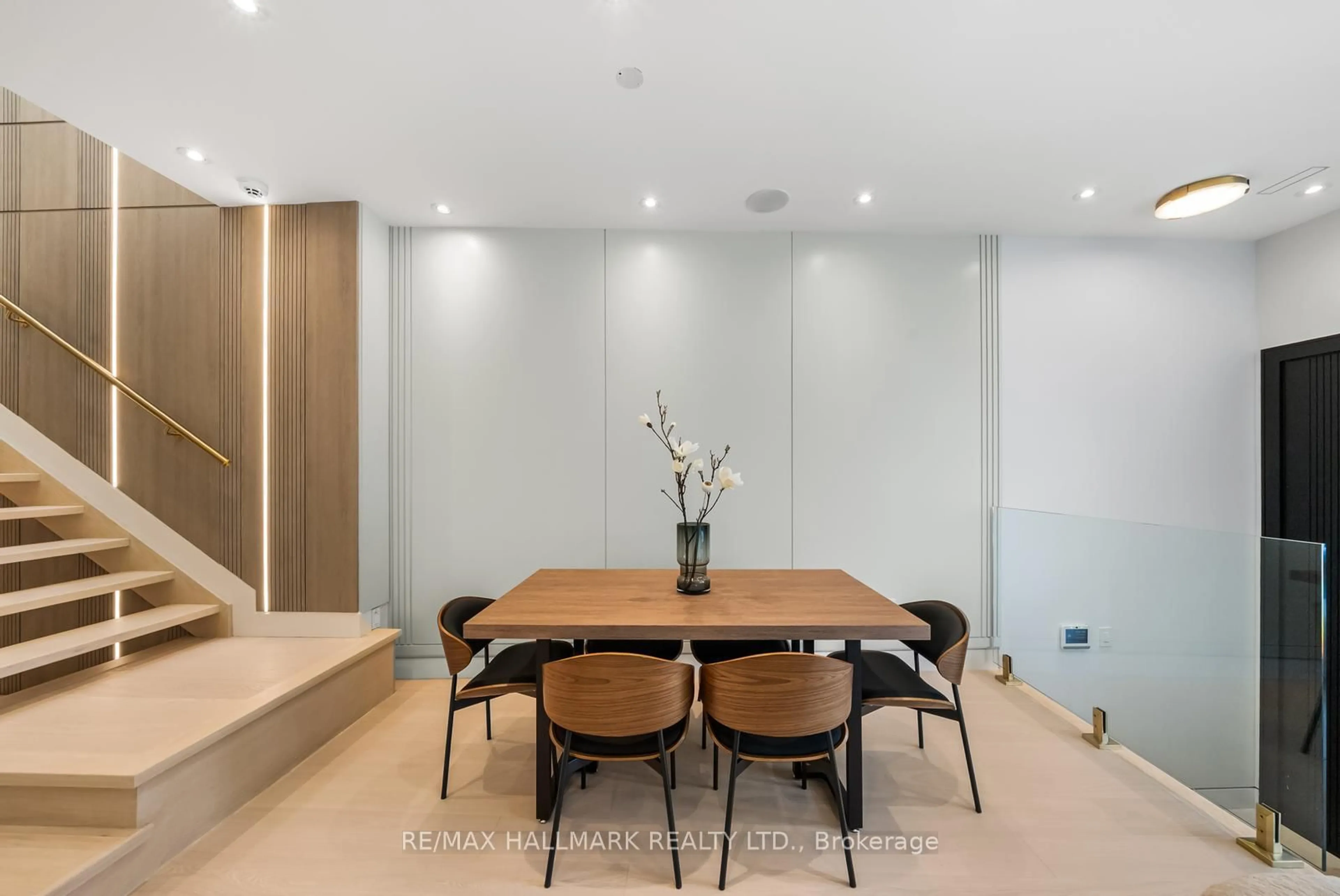 Dining room, unknown for 16A Kenrae Rd, Toronto Ontario M4G 1Y1