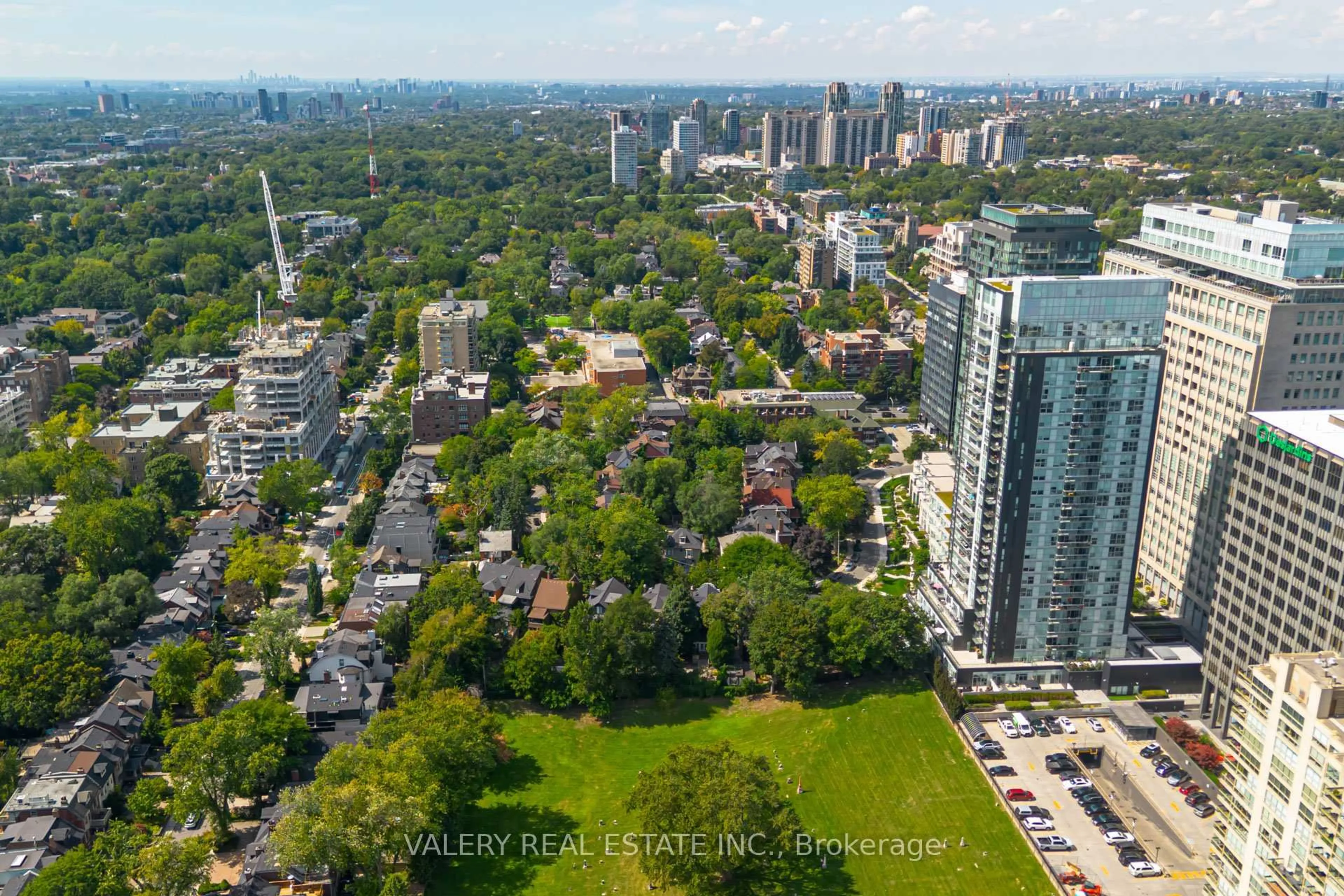 A pic from outside/outdoor area/front of a property/back of a property/a pic from drone, city buildings view from balcony for 16 Foxbar Rd, Toronto Ontario M4V 2G6
