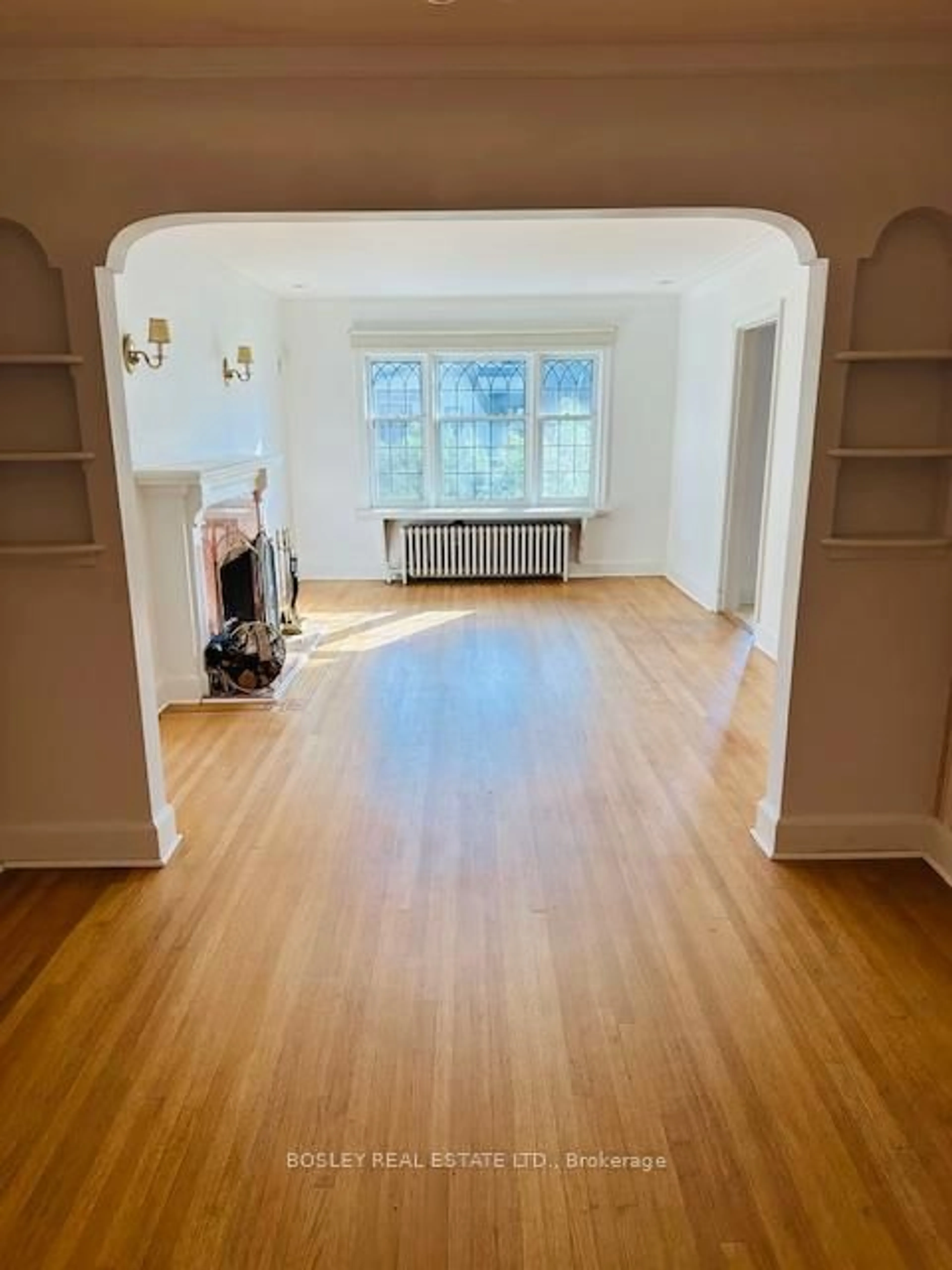 A pic of a room for 10 Astor Ave, Toronto Ontario M4G 3M2