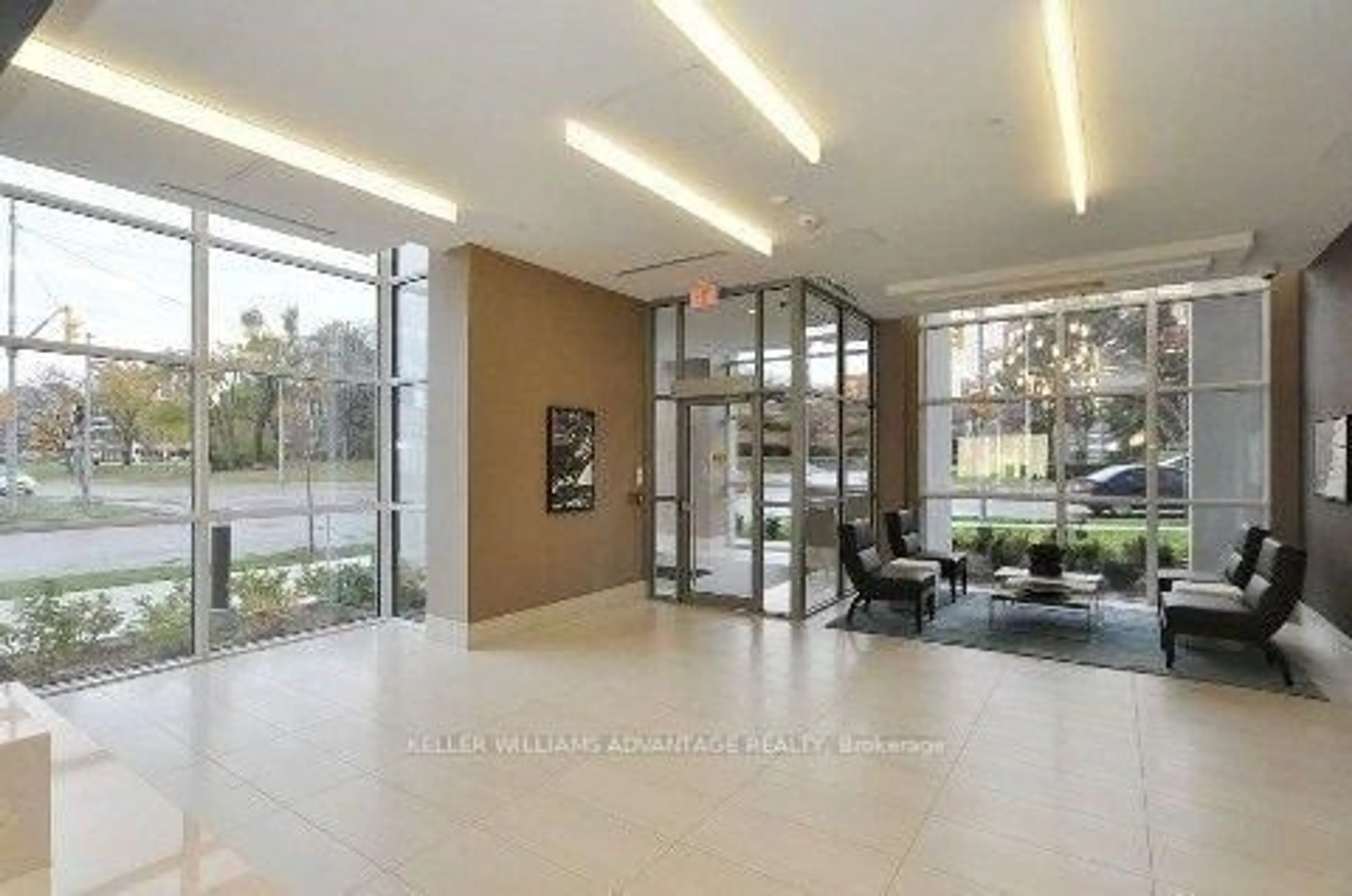 Indoor foyer for 275 Yorkland Rd #3005, Toronto Ontario M2J 0B4