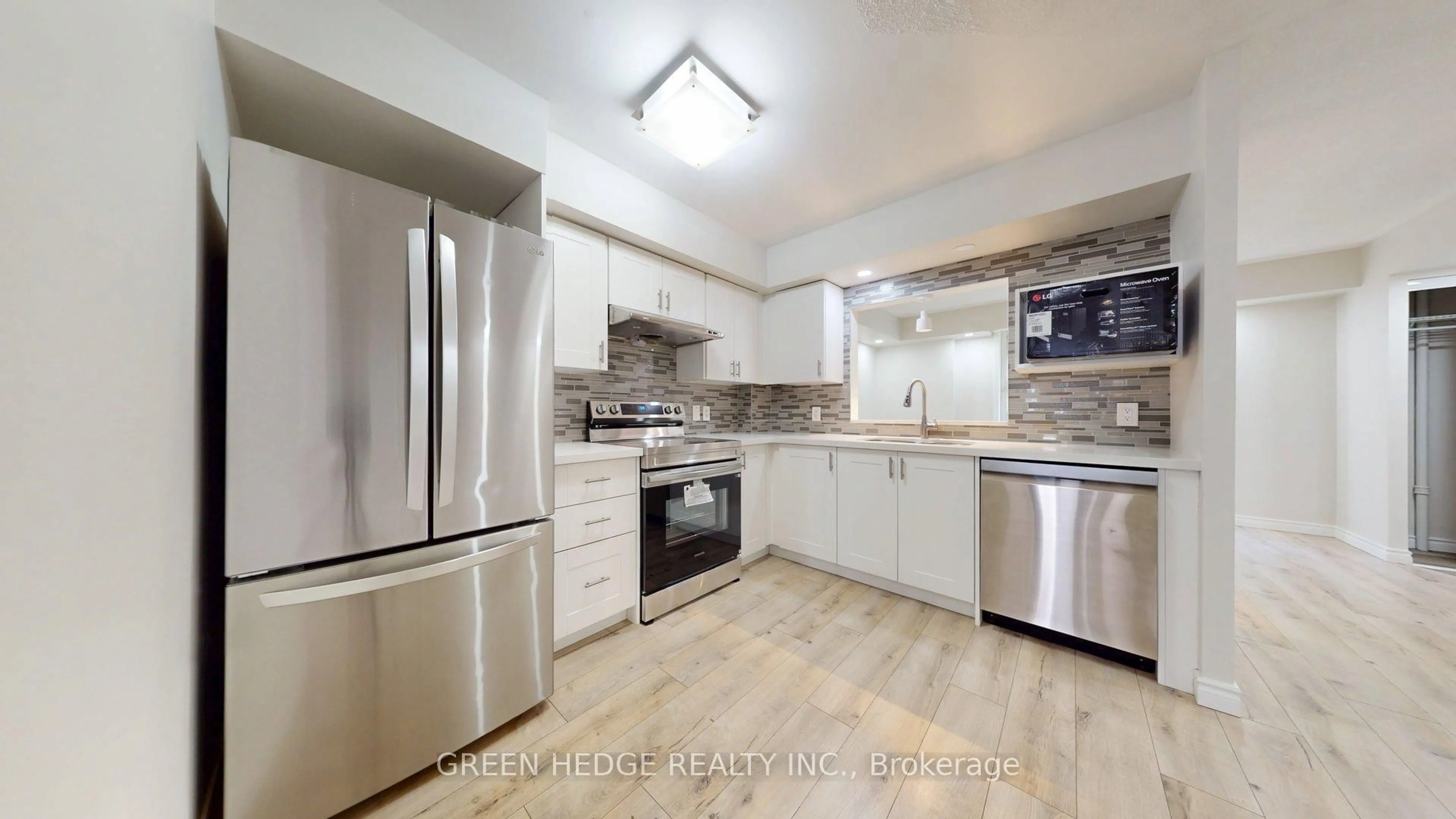 Unknown for 12 Douro St #418, Toronto Ontario M6K 3M4