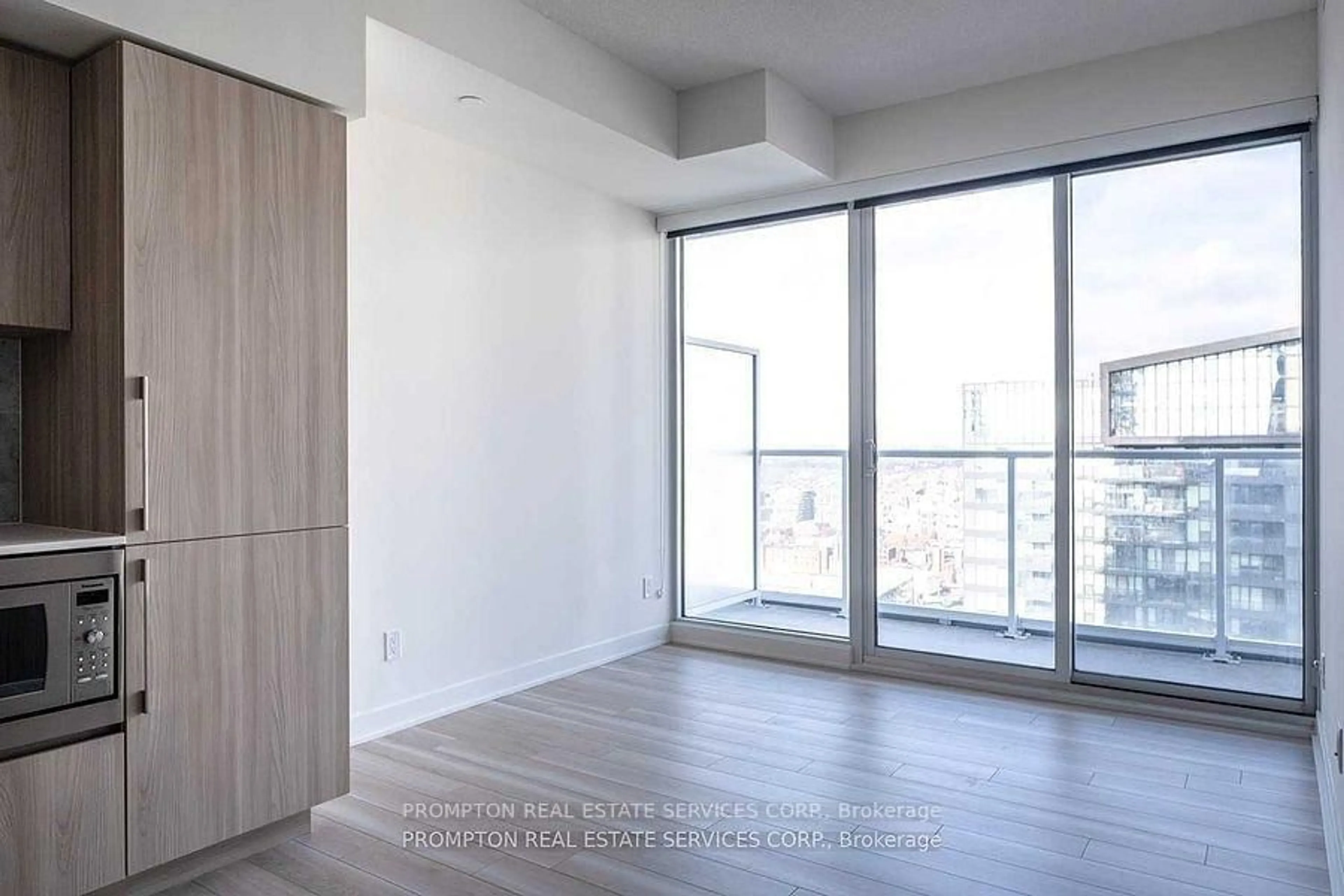 A pic of a room for 17 Bathurst St #2709, Toronto Ontario M5V 0N1