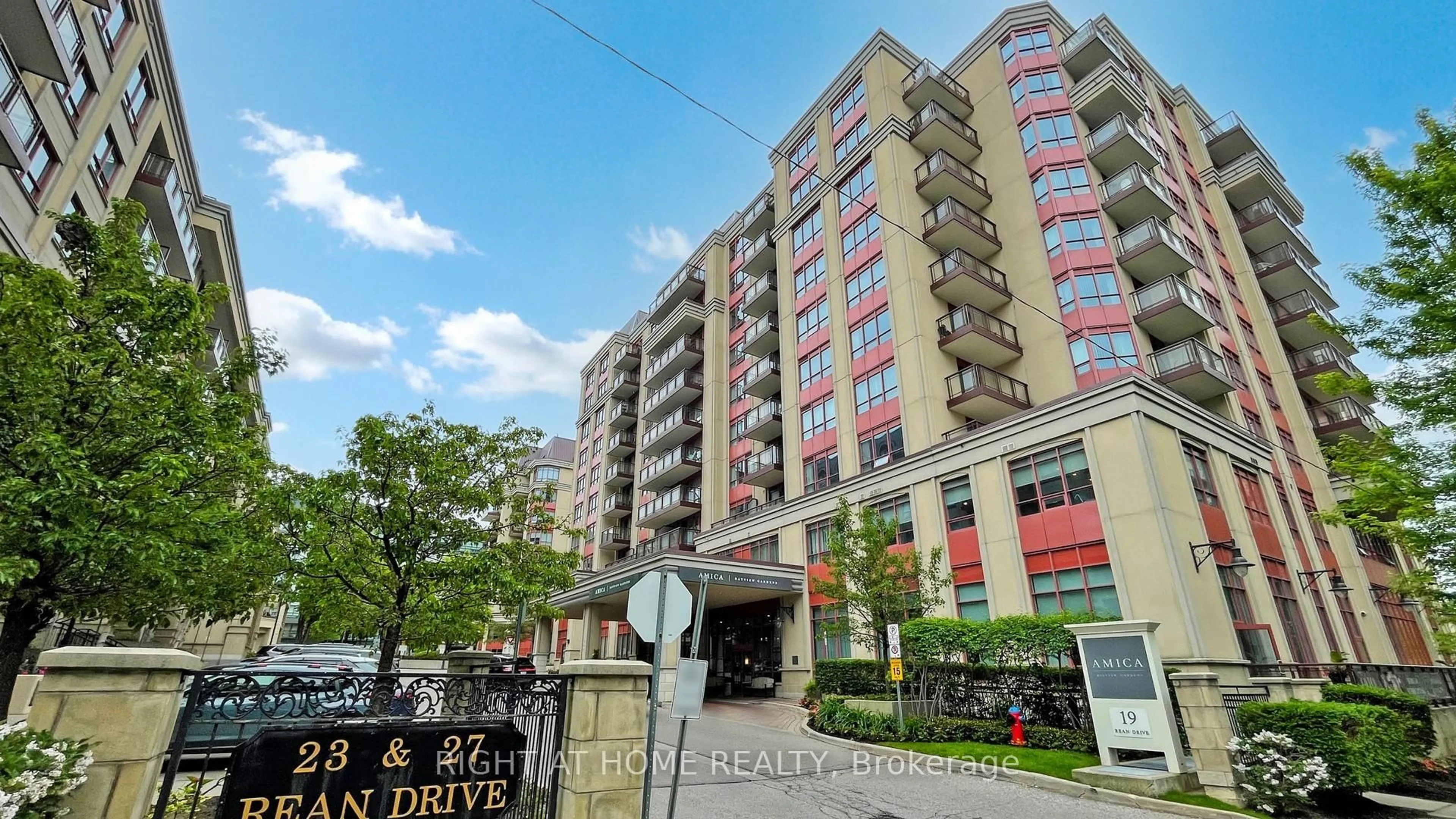 Indoor foyer for 23 Rean Dr #701, Toronto Ontario M2K 0A5