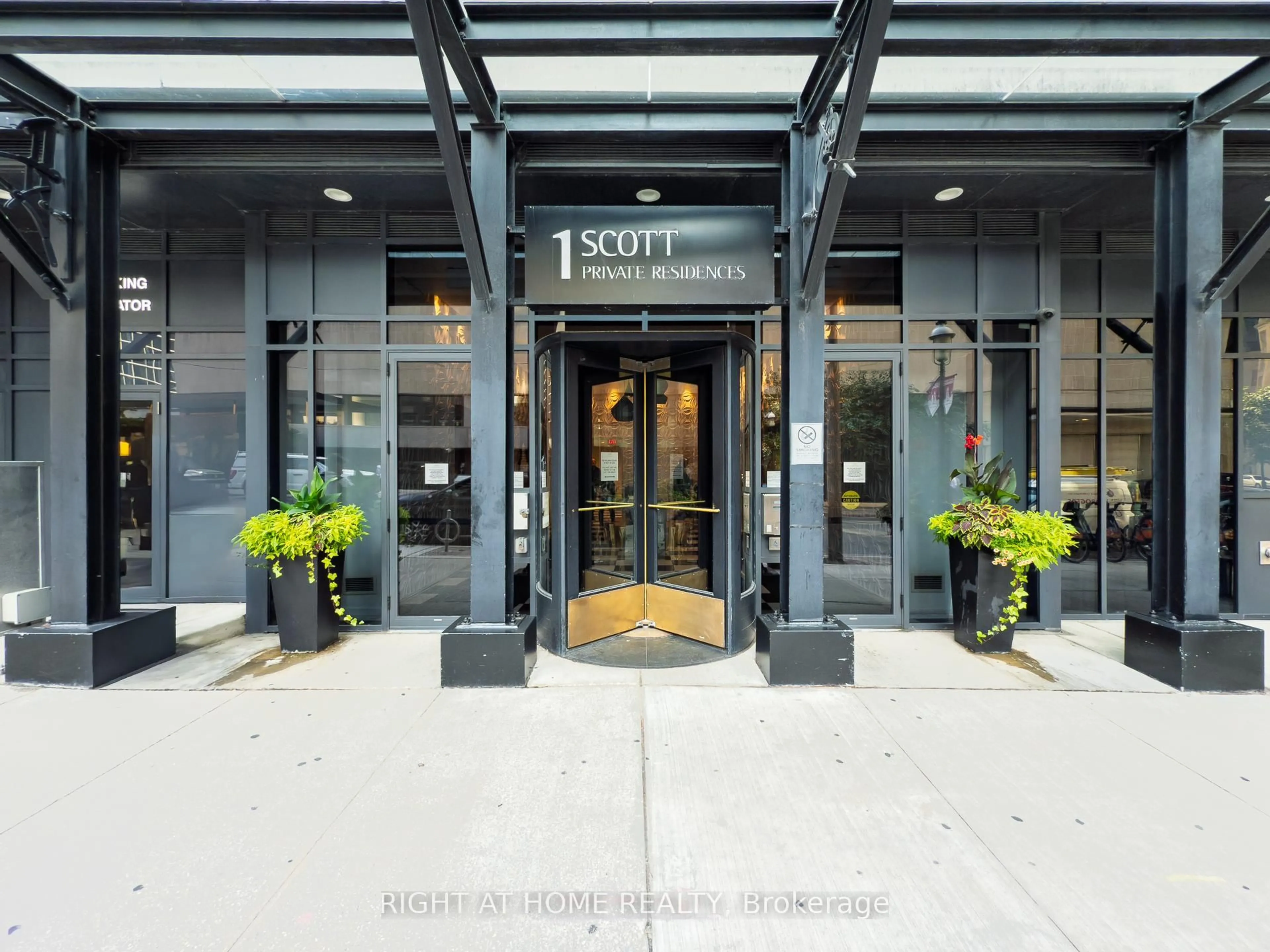 Unknown for 1 Scott St #806, Toronto Ontario M5E 1A1