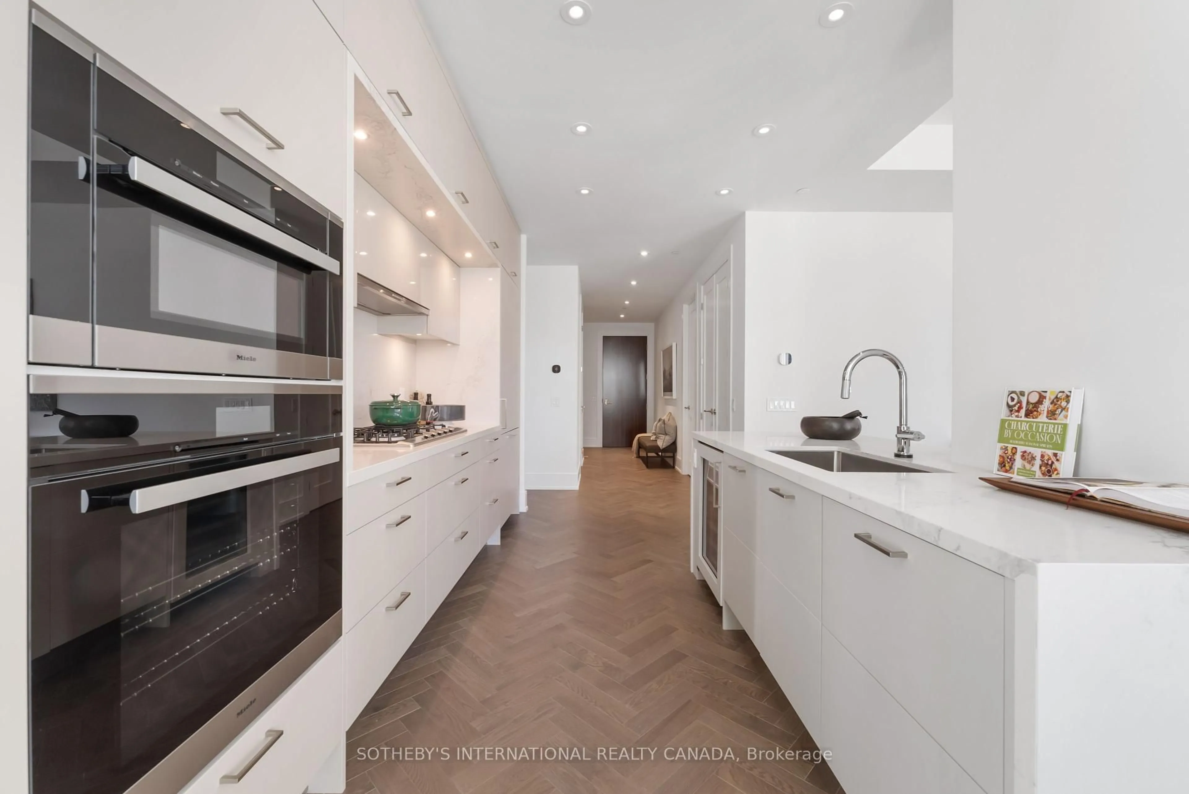 Contemporary kitchen, ceramic/tile floor for 455 Wellington St #1105, Toronto Ontario M5V 0V8