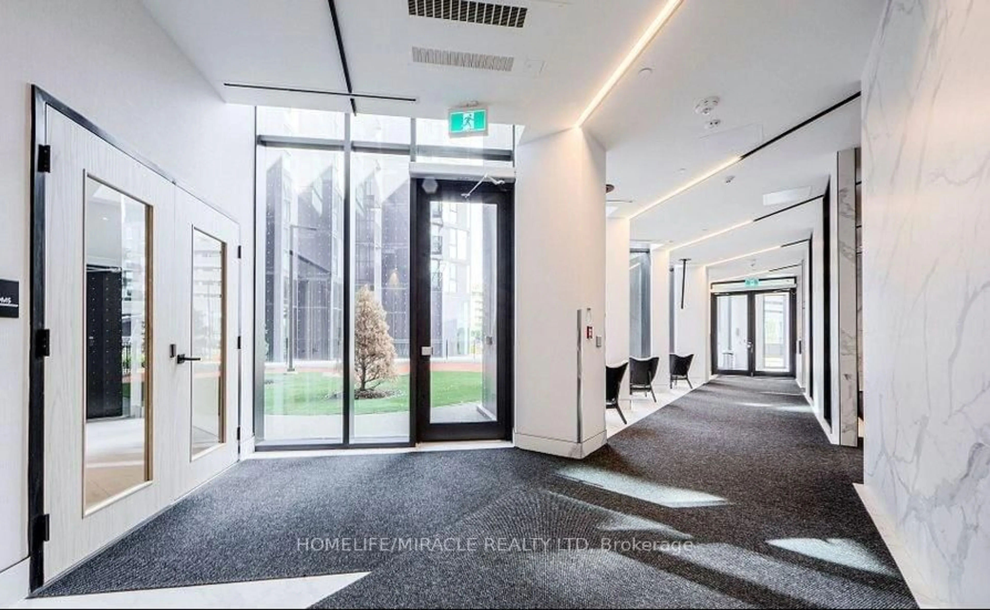 Indoor foyer for 30 Tretti Way #911, Toronto Ontario M3H 0E3