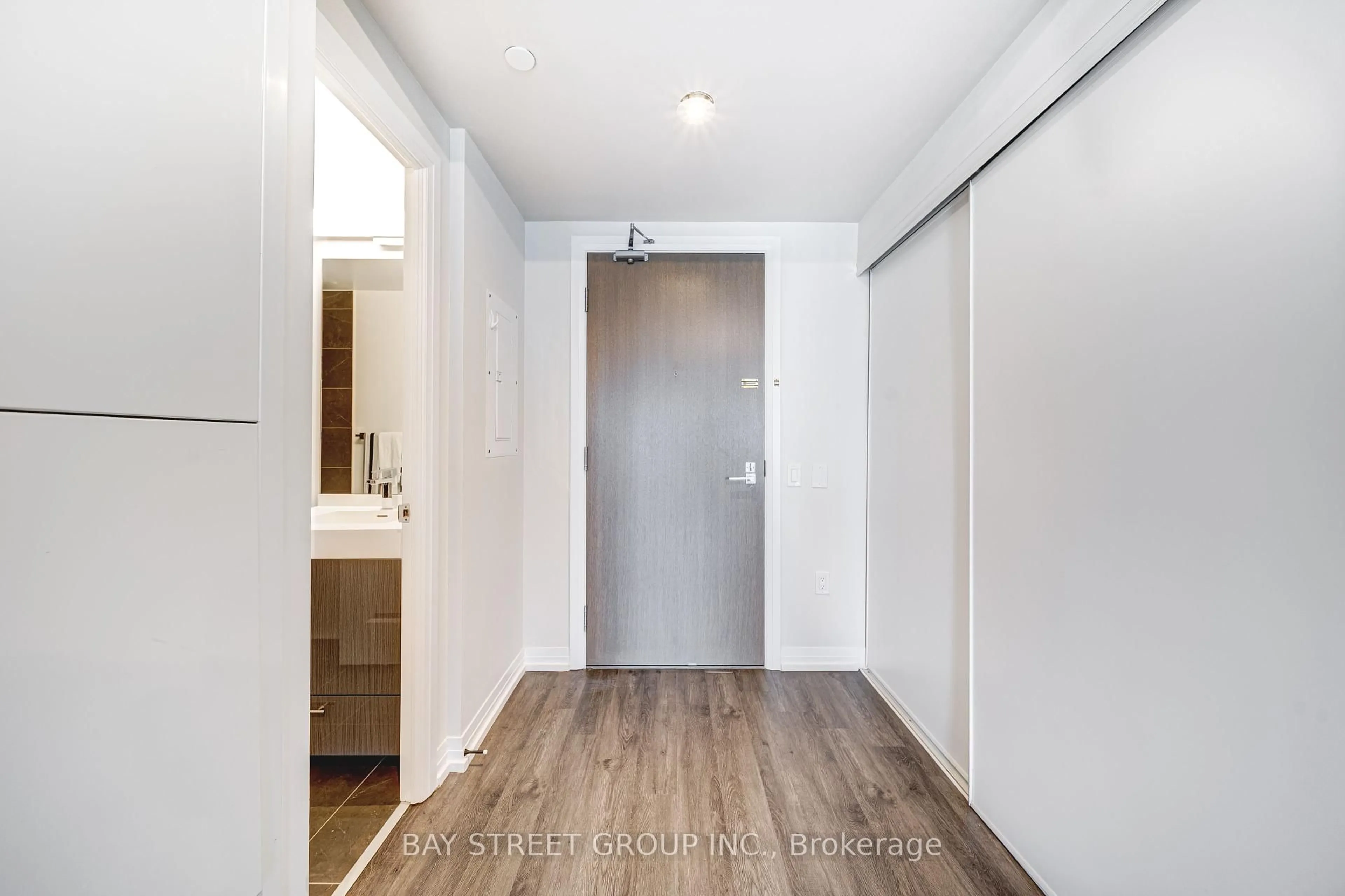 Indoor entryway for 251 Jarvis St #3809, Toronto Ontario M5B 0C3