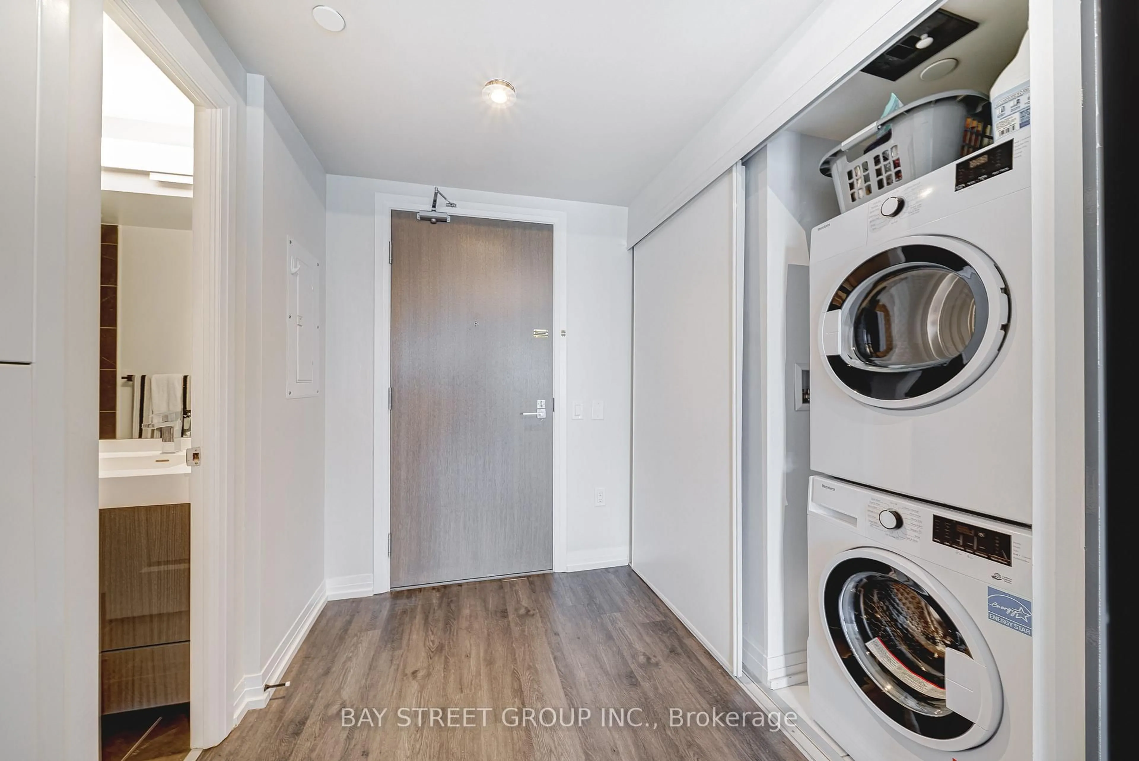 Laundry room for 251 Jarvis St #3809, Toronto Ontario M5B 0C3
