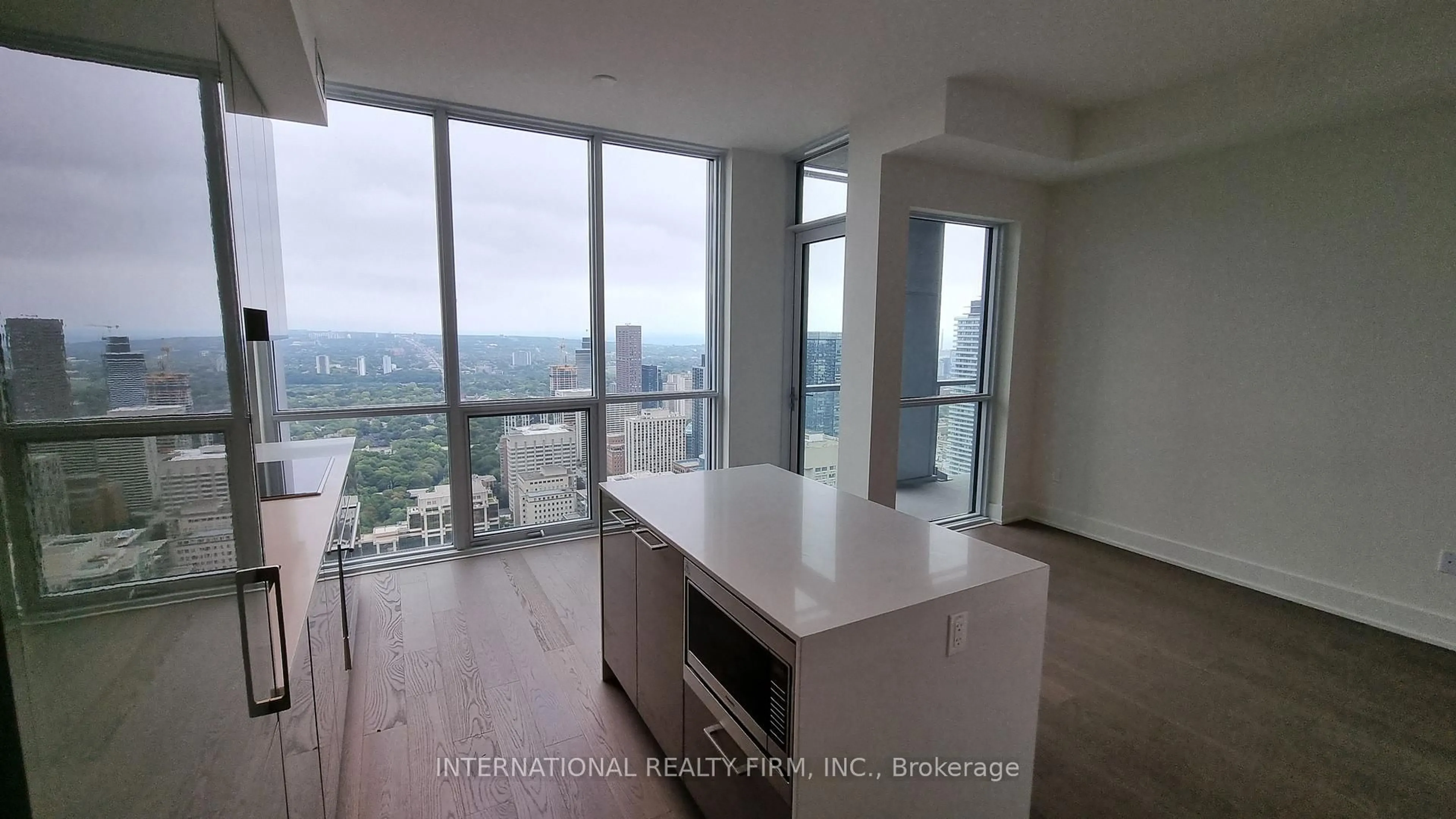 Open concept kitchen, unknown for 1 Yorkville Ave #5409, Toronto Ontario M4W 0B1