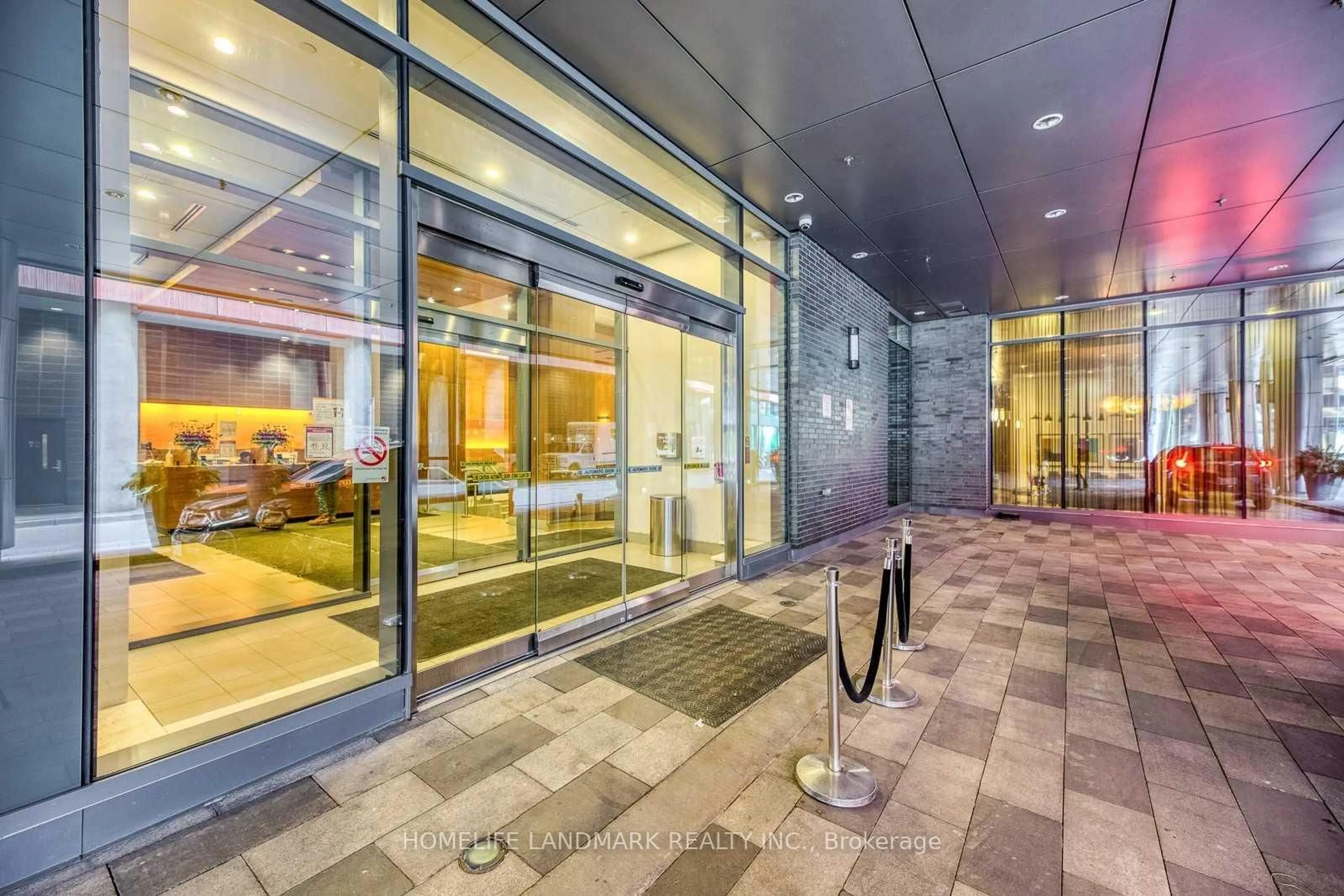 Indoor foyer for 295 Adelaide St #3010, Toronto Ontario M5V 1P7