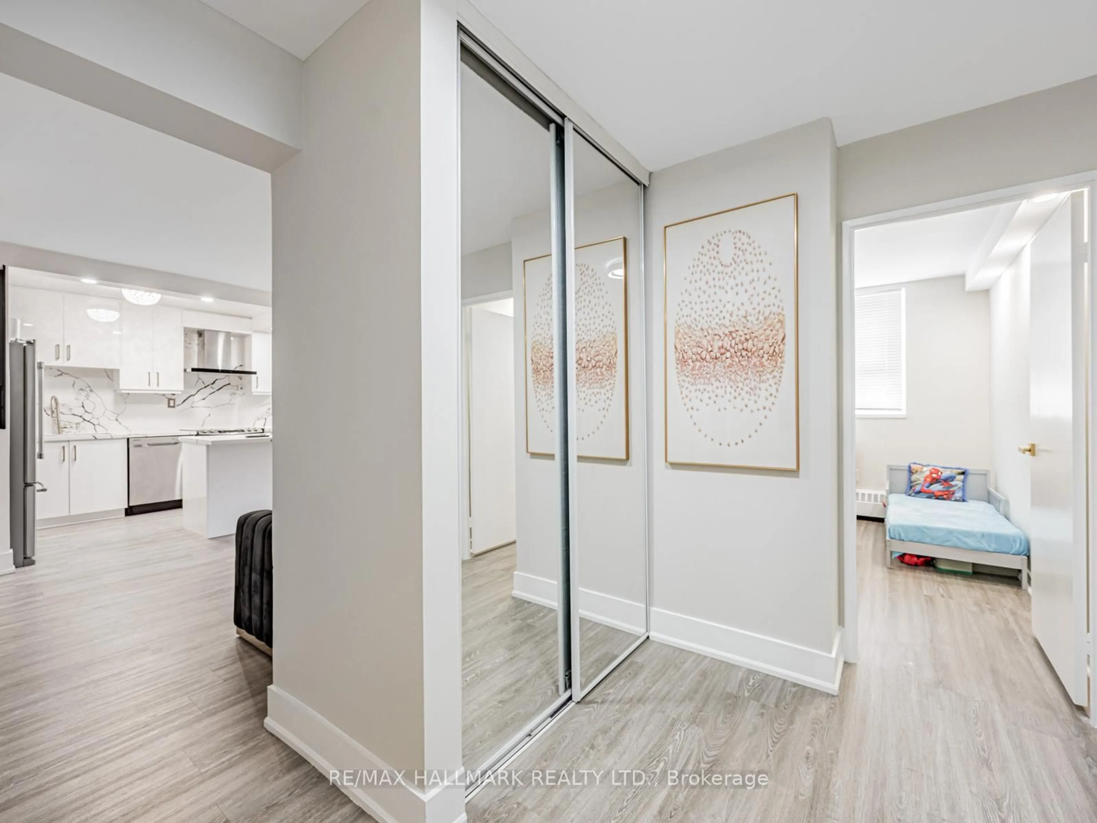 Unknown for 40 Sunrise Ave #104, Toronto Ontario M4A 2R4
