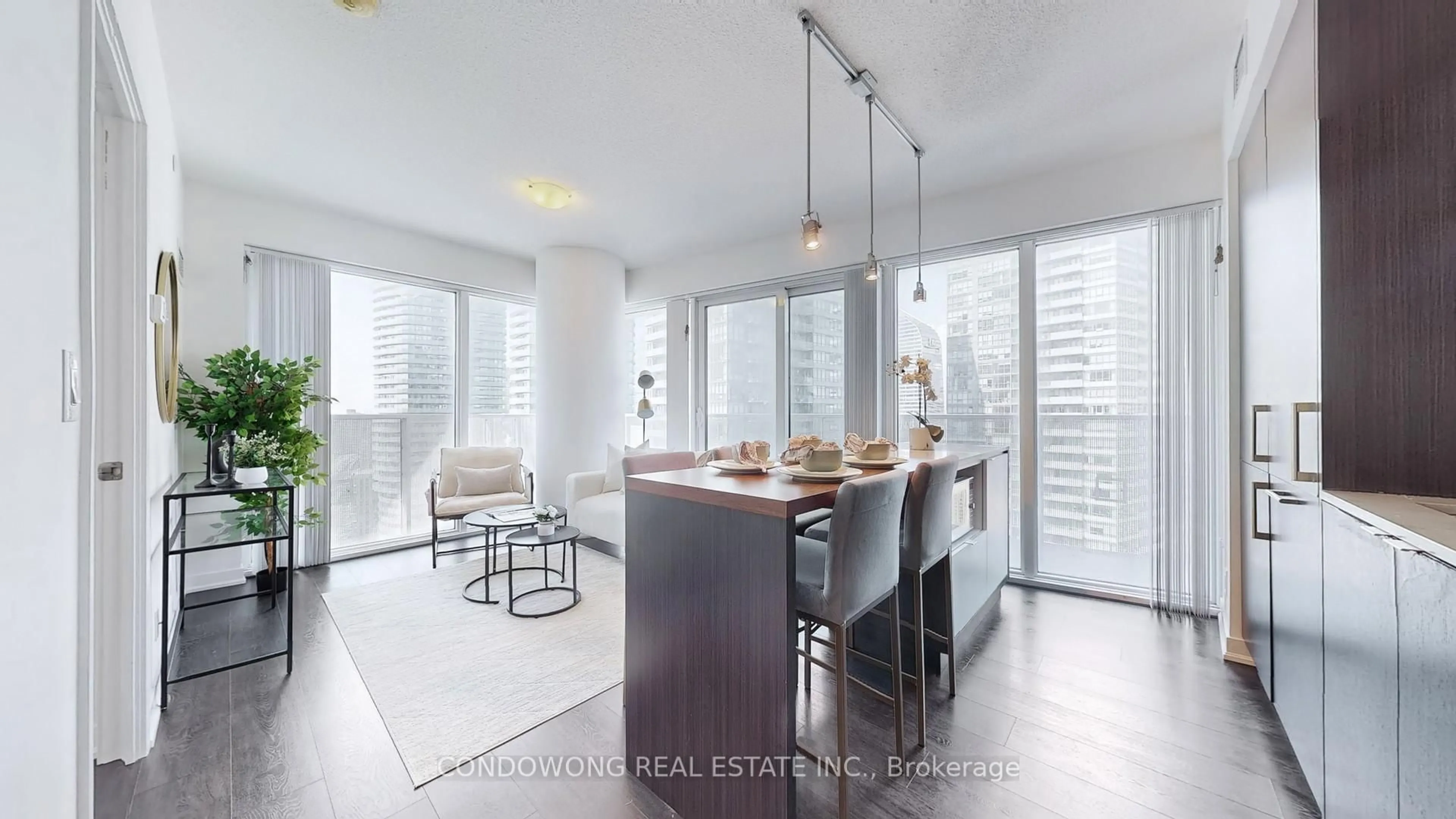 Open concept kitchen, ceramic/tile floor for 100 Harbour St #4102, Toronto Ontario M5J 0B5