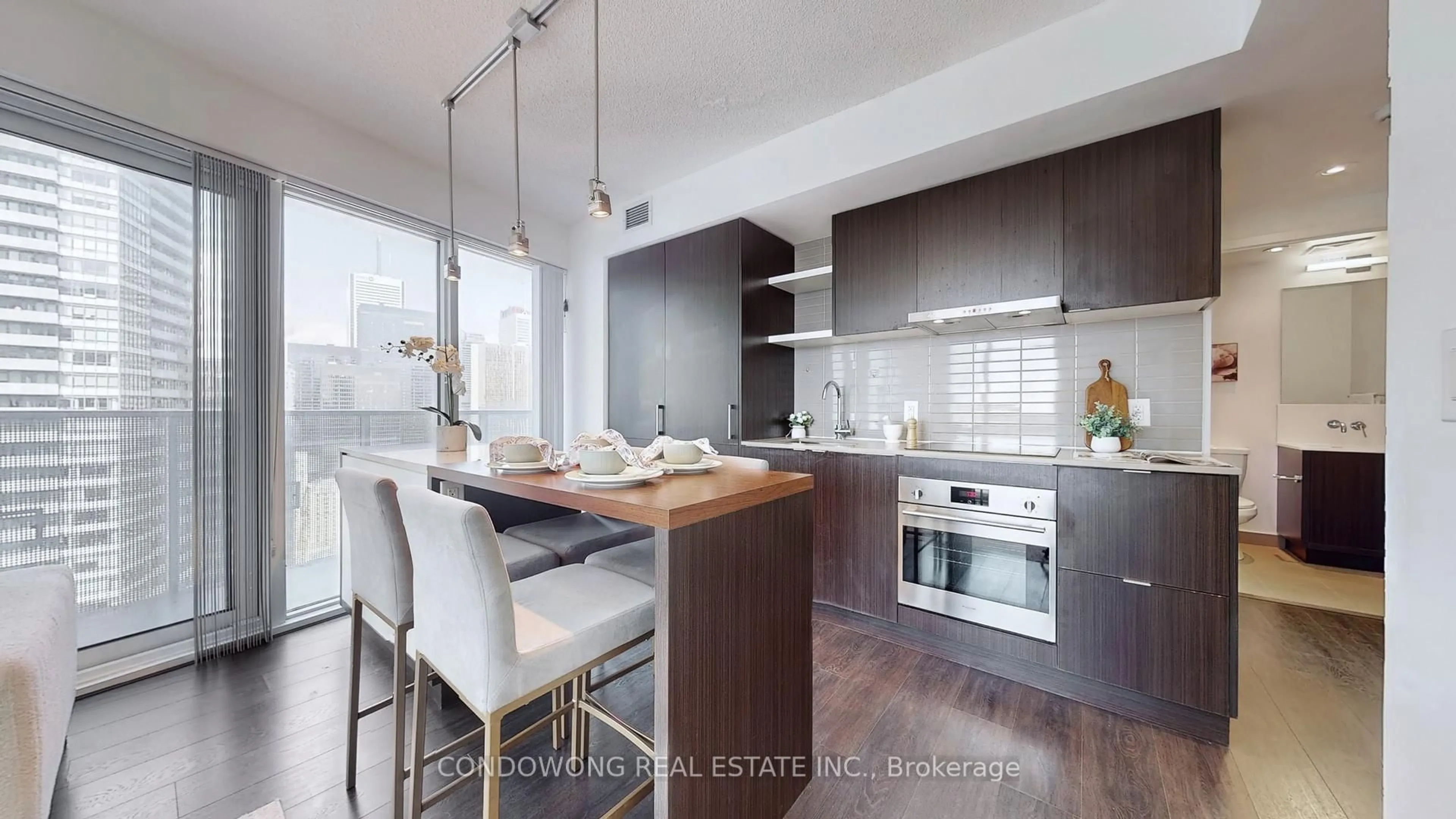 Contemporary kitchen, wood/laminate floor for 100 Harbour St #4102, Toronto Ontario M5J 0B5