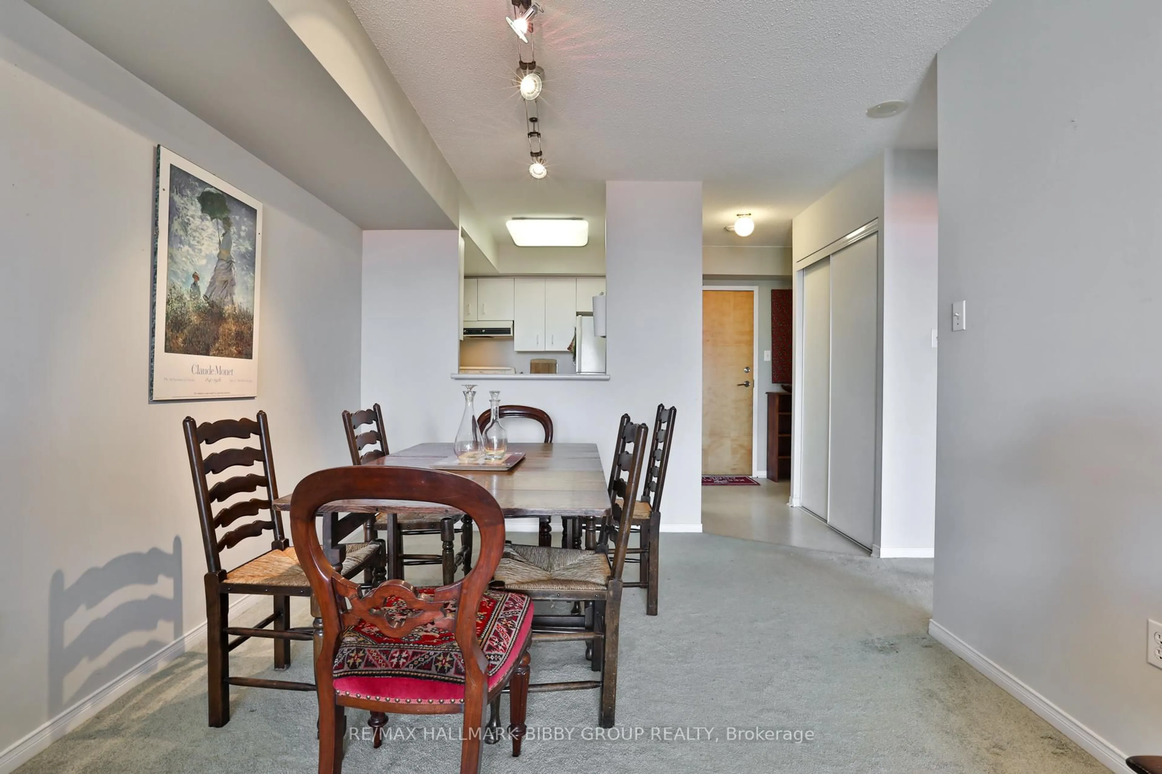 Dining room, ceramic/tile floor for 39 Parliament St #507, Toronto Ontario M5A 4R2