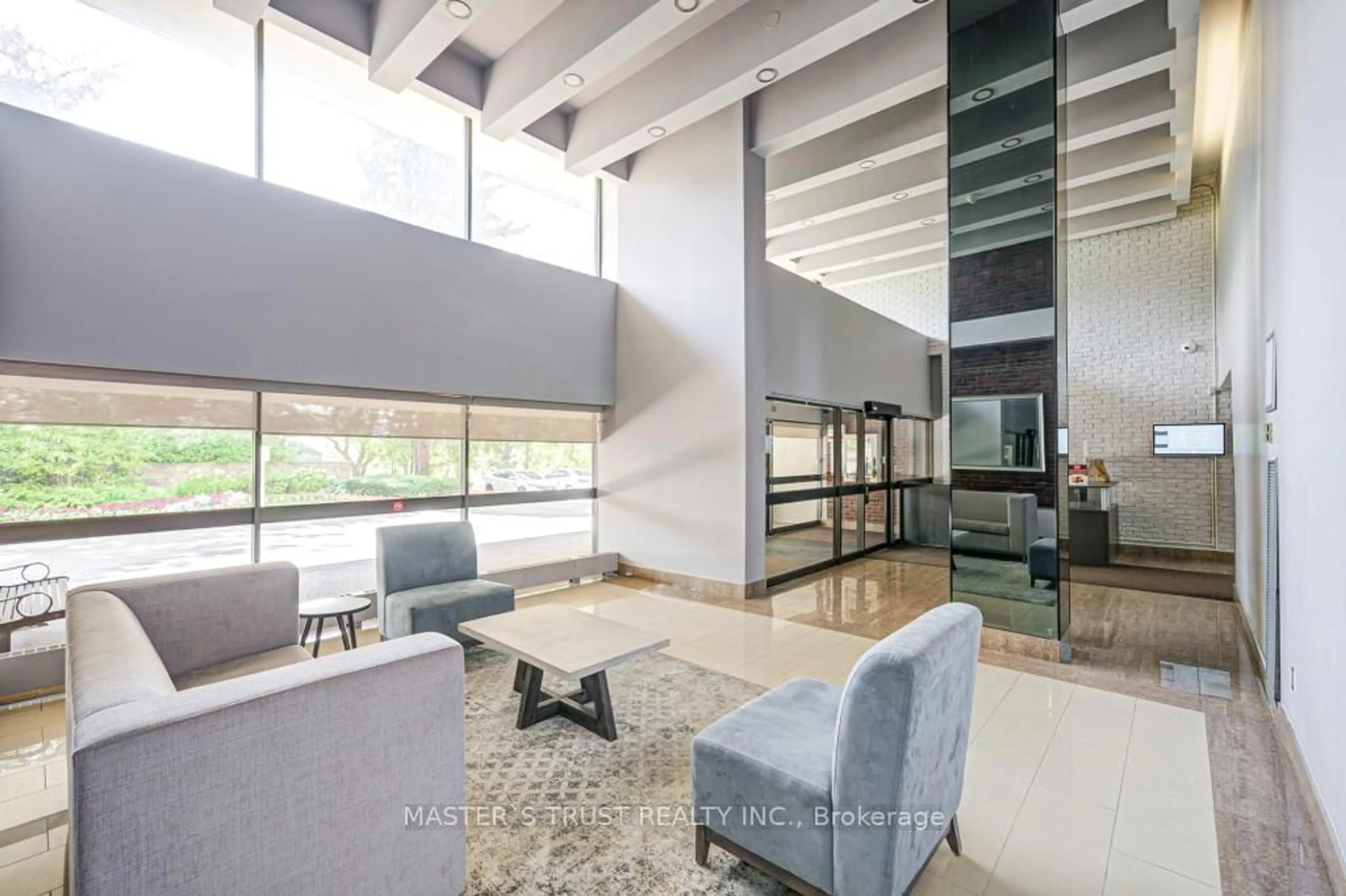 Indoor foyer for 260 Seneca Hill Dr #1110, Toronto Ontario M2J 4S6