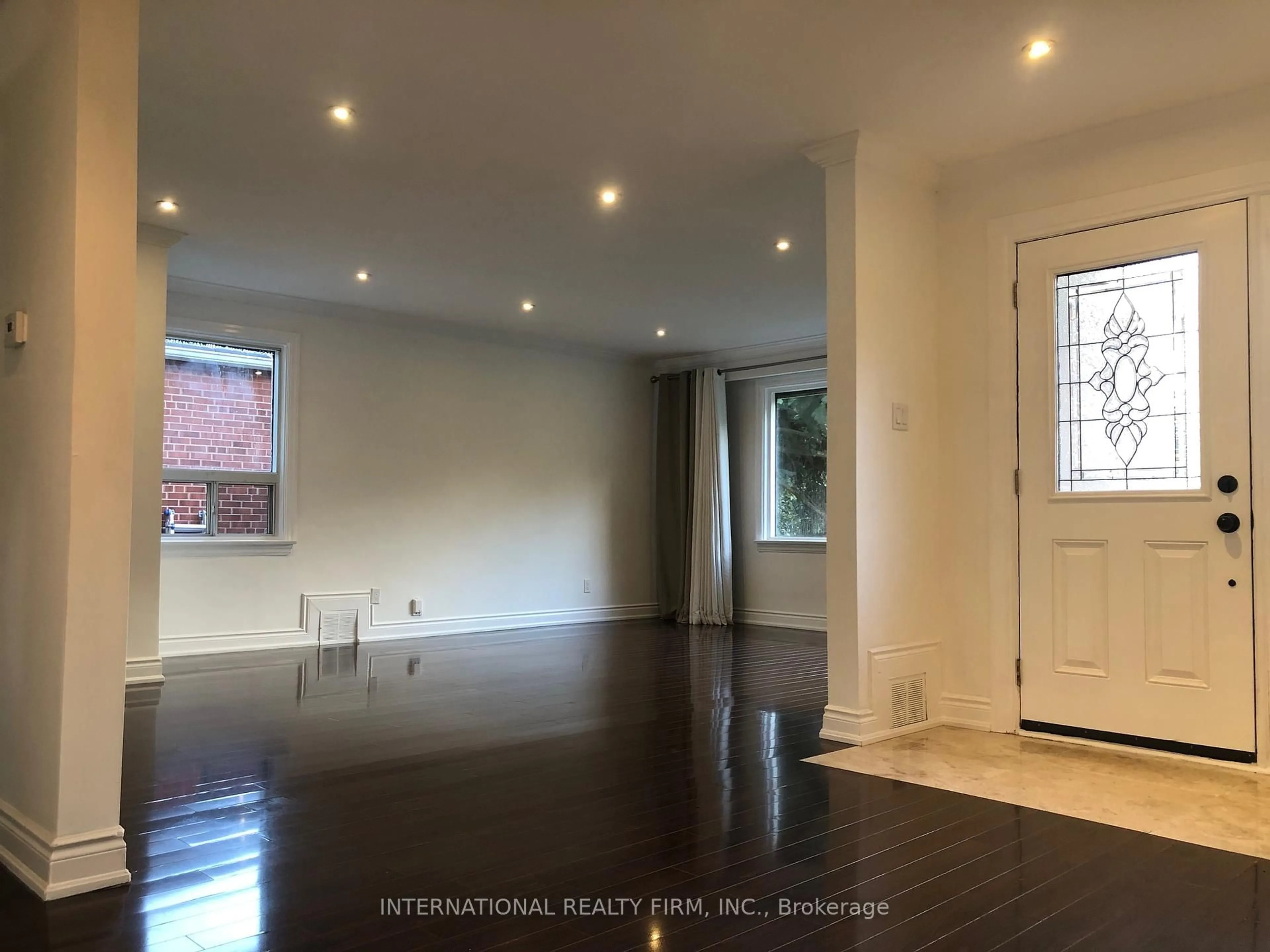 A pic of a room for 55 Kenton Dr, Toronto Ontario M2R 2H9