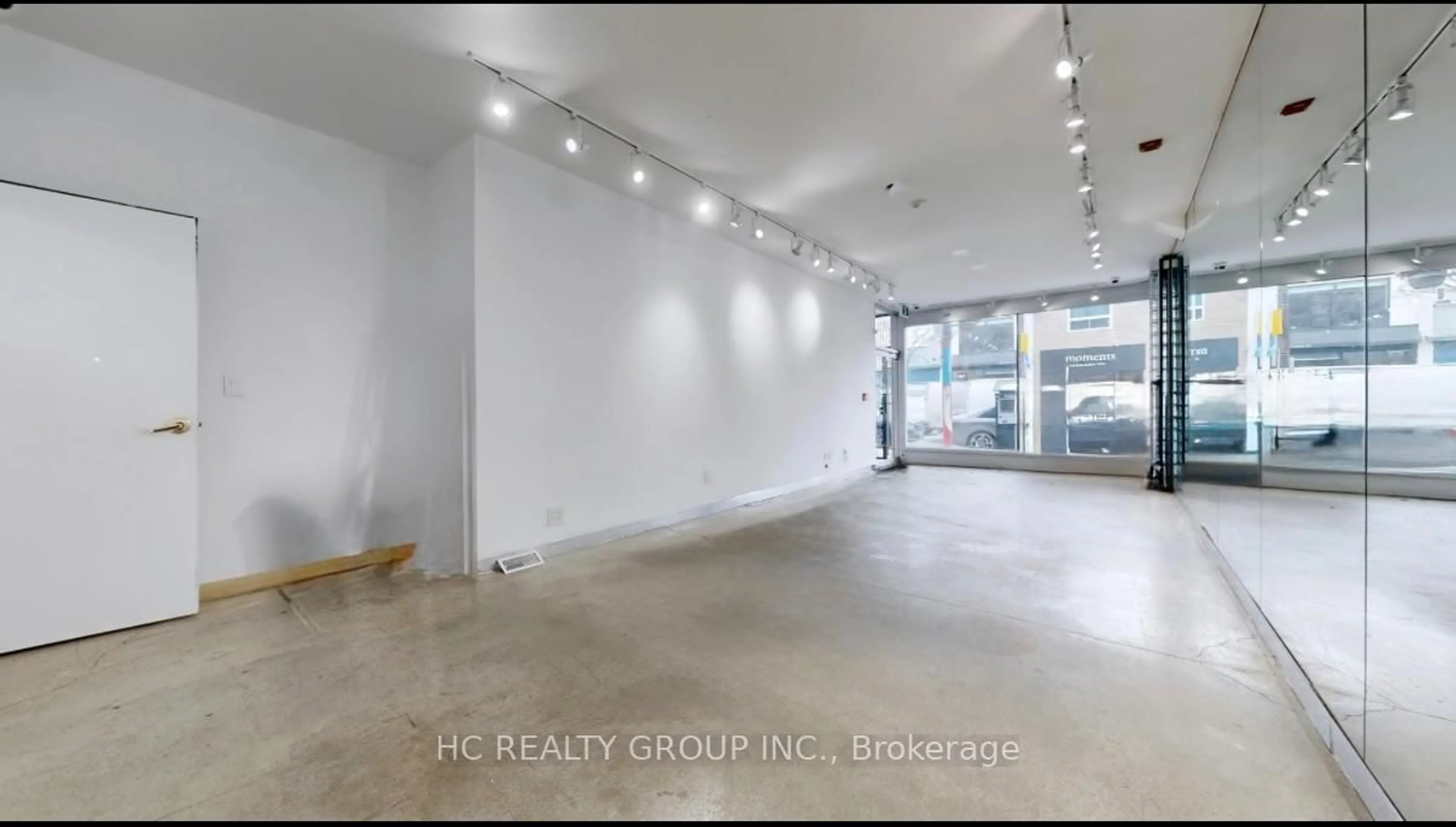 Unknown for 899 Dundas St, Toronto Ontario M6J 1V9