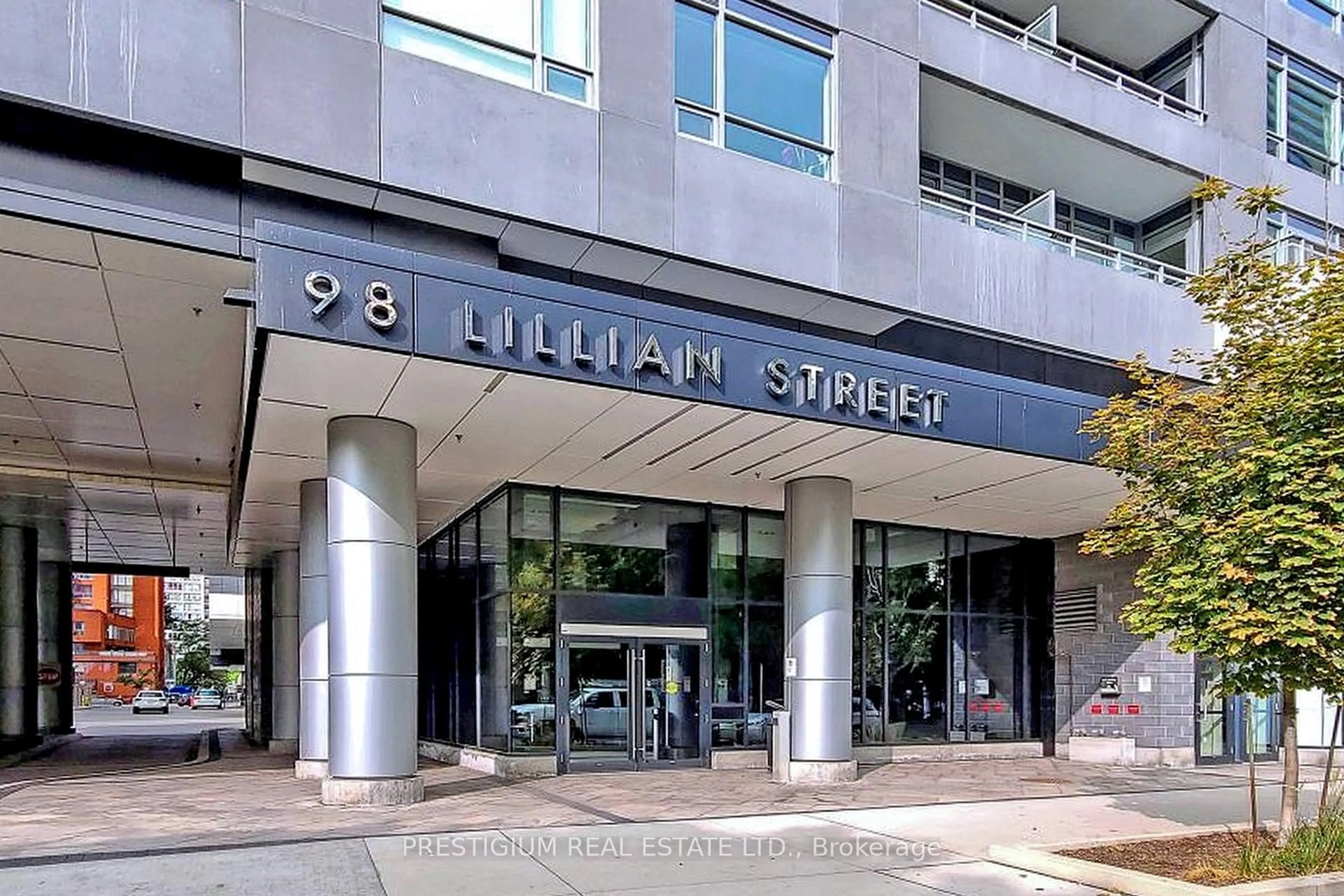 Indoor foyer for 98 Lillian St #314, Toronto Ontario M4S 0A5