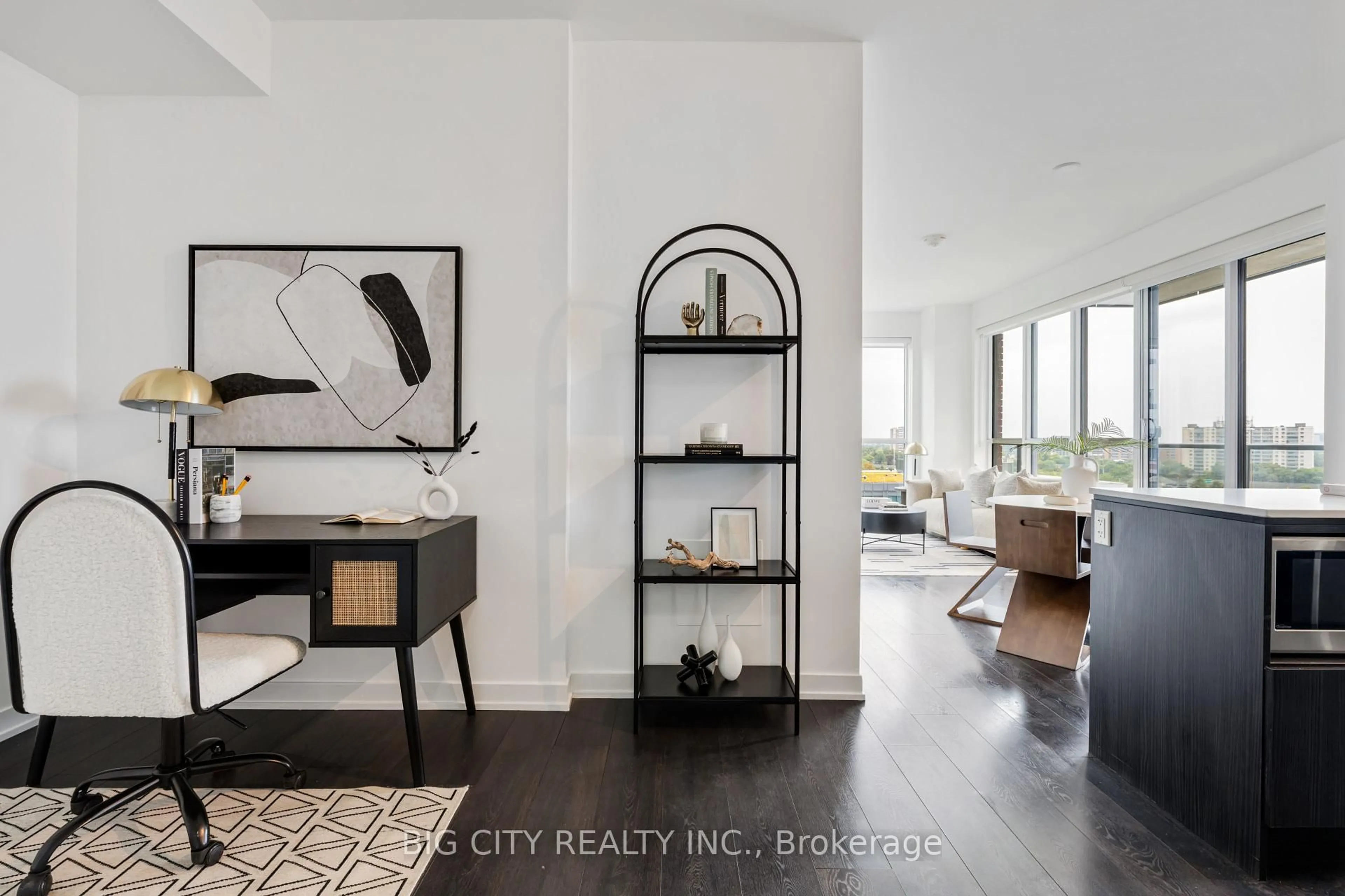 Indoor entryway for 31 Tippett Rd #1021, Toronto Ontario M3H 0C8
