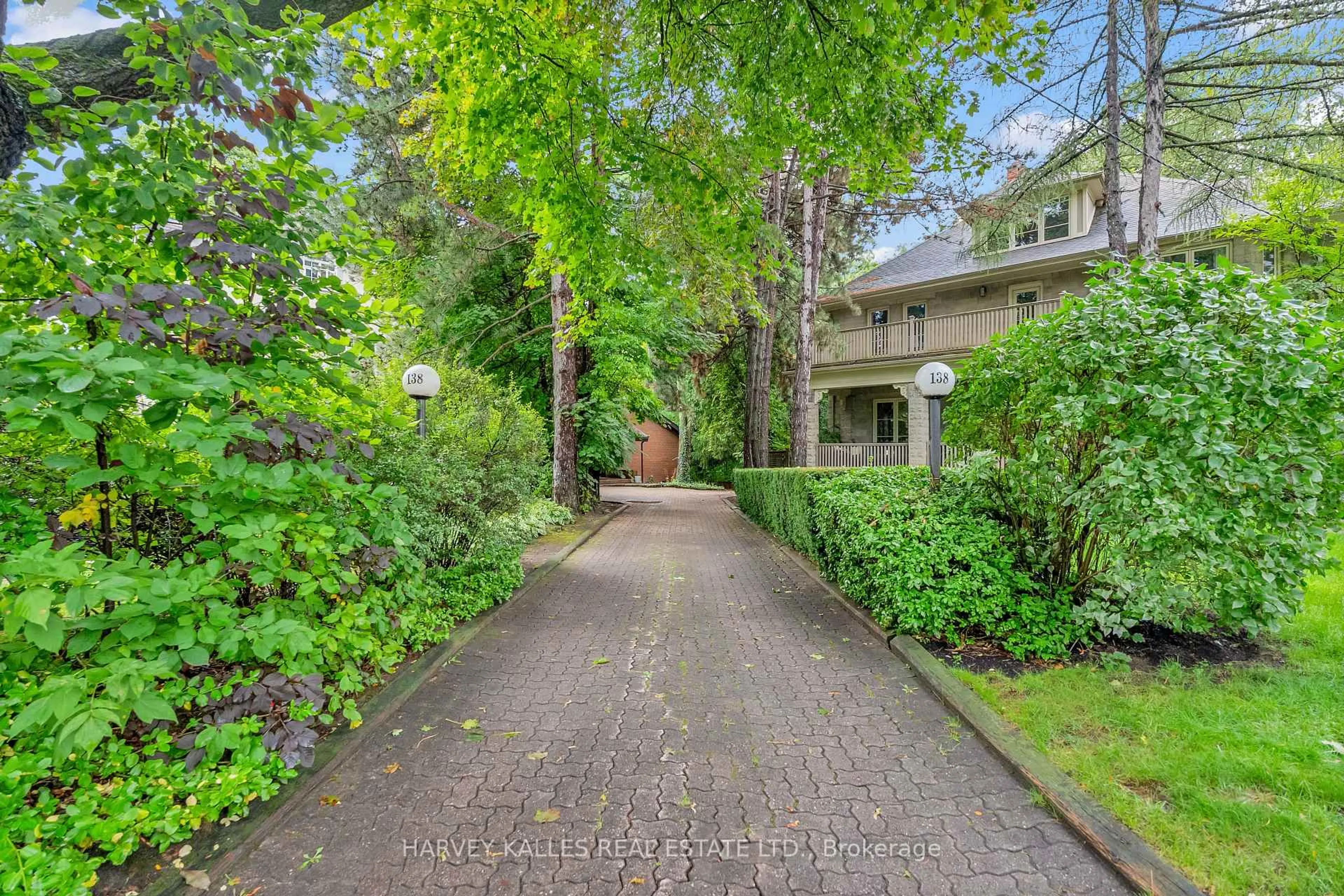 Patio, street for 138 Rosewell Ave, Toronto Ontario M4R 2A4