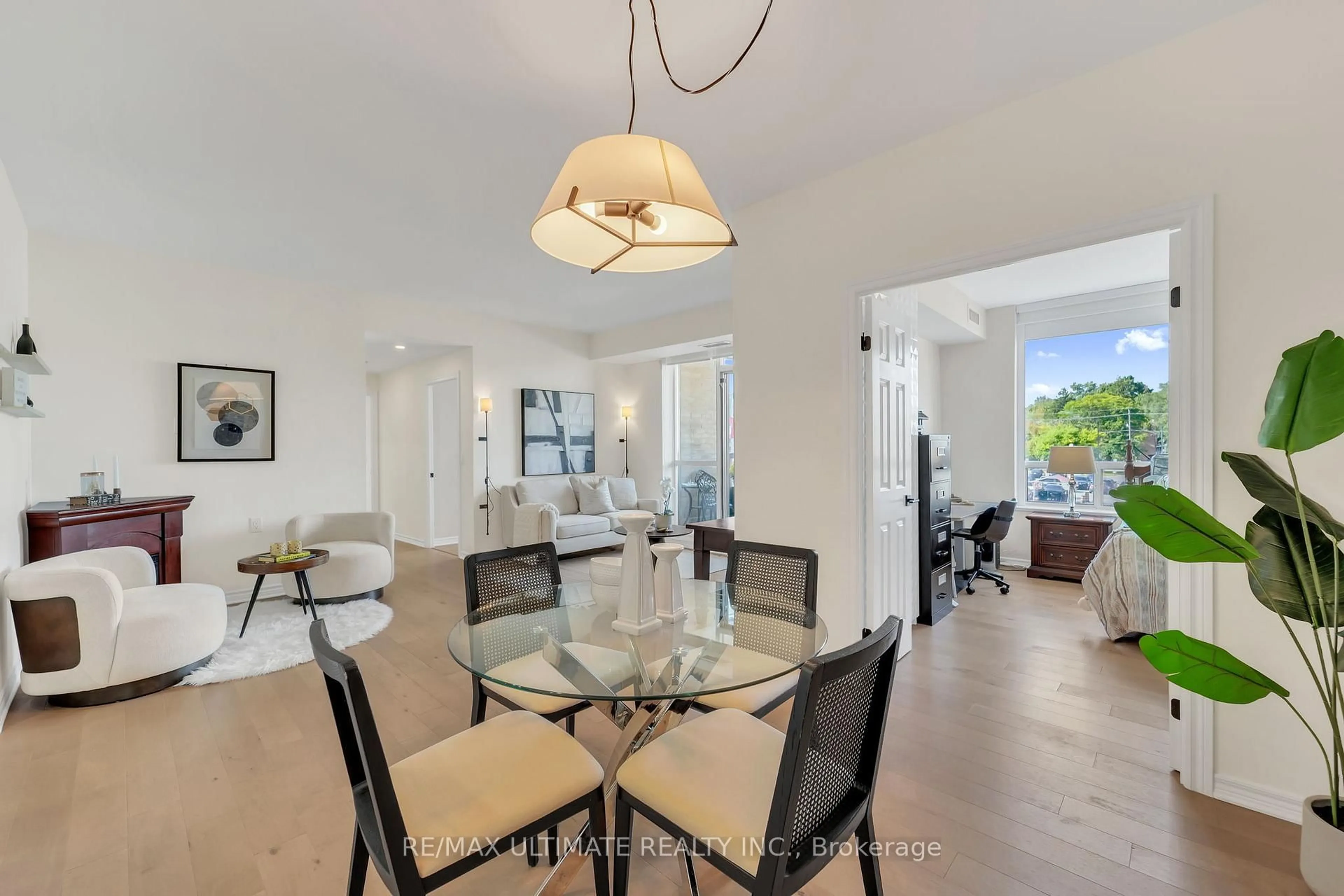 Dining room, unknown for 1750 Bayview Ave #209, Toronto Ontario M4G 3C4