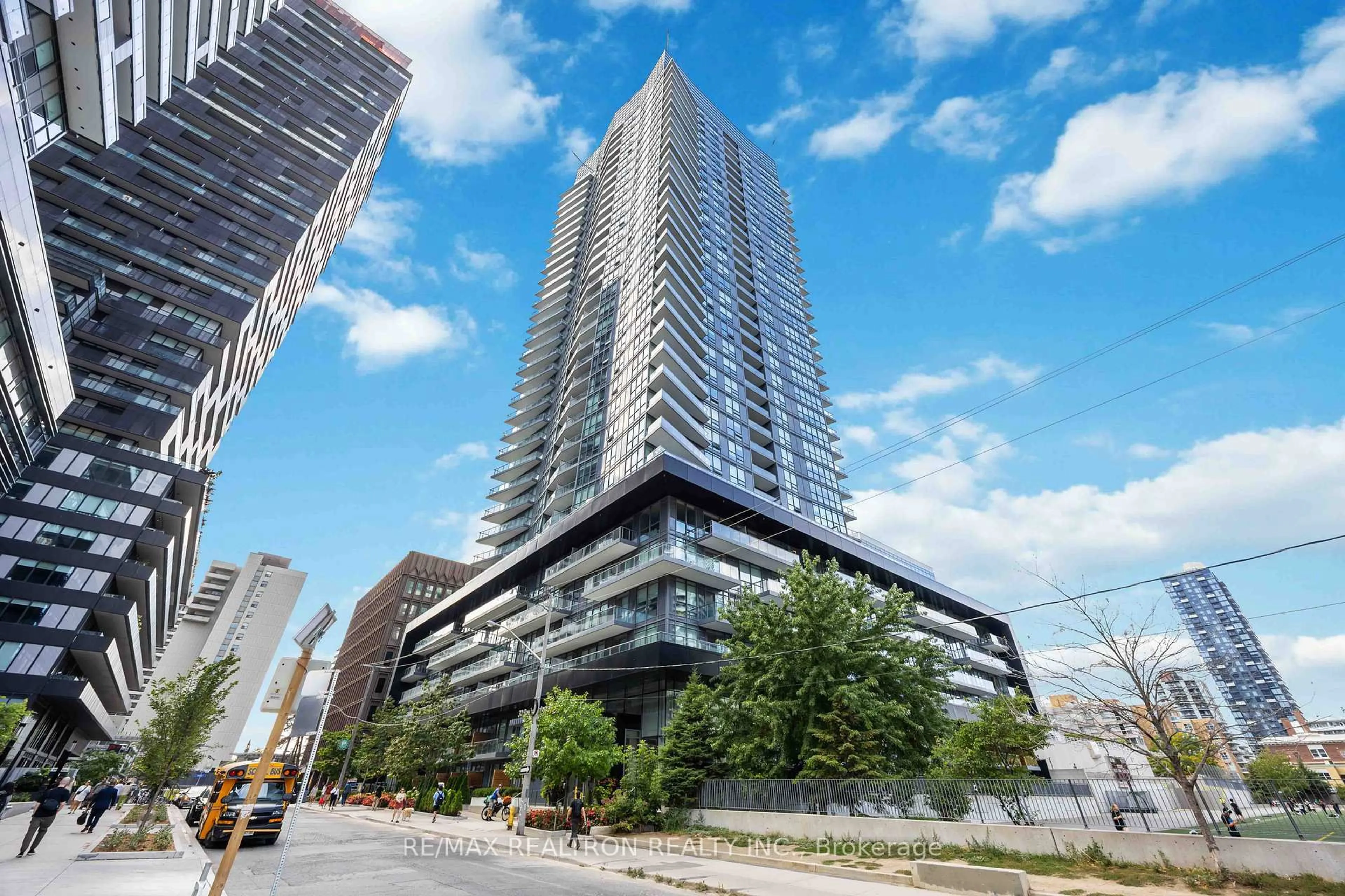 Patio, unknown for 30 Roehampton Ave #1501, Toronto Ontario M4P 0B9