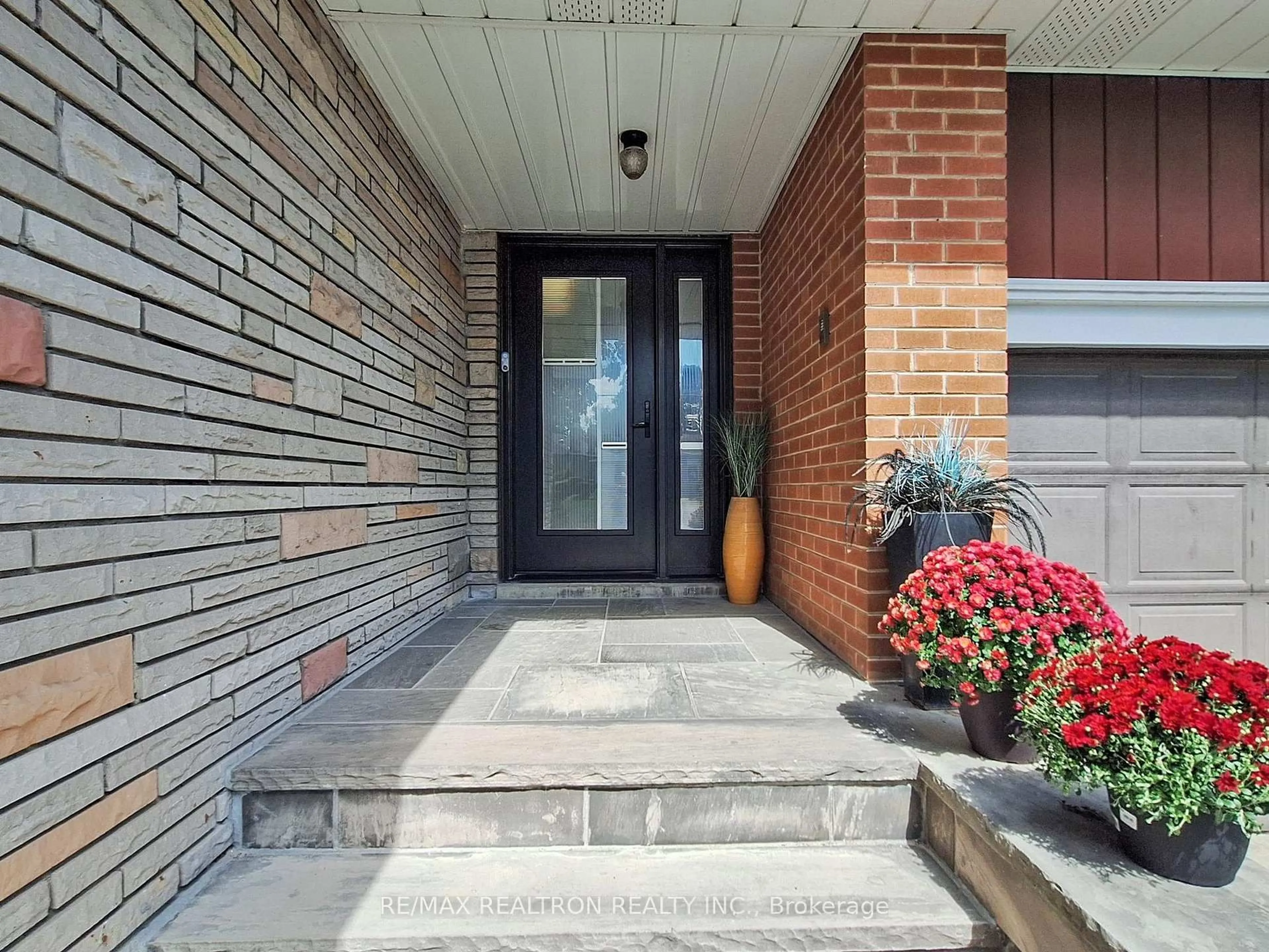 Unknown for 84 Ruscica Dr, Toronto Ontario M4A 1R4