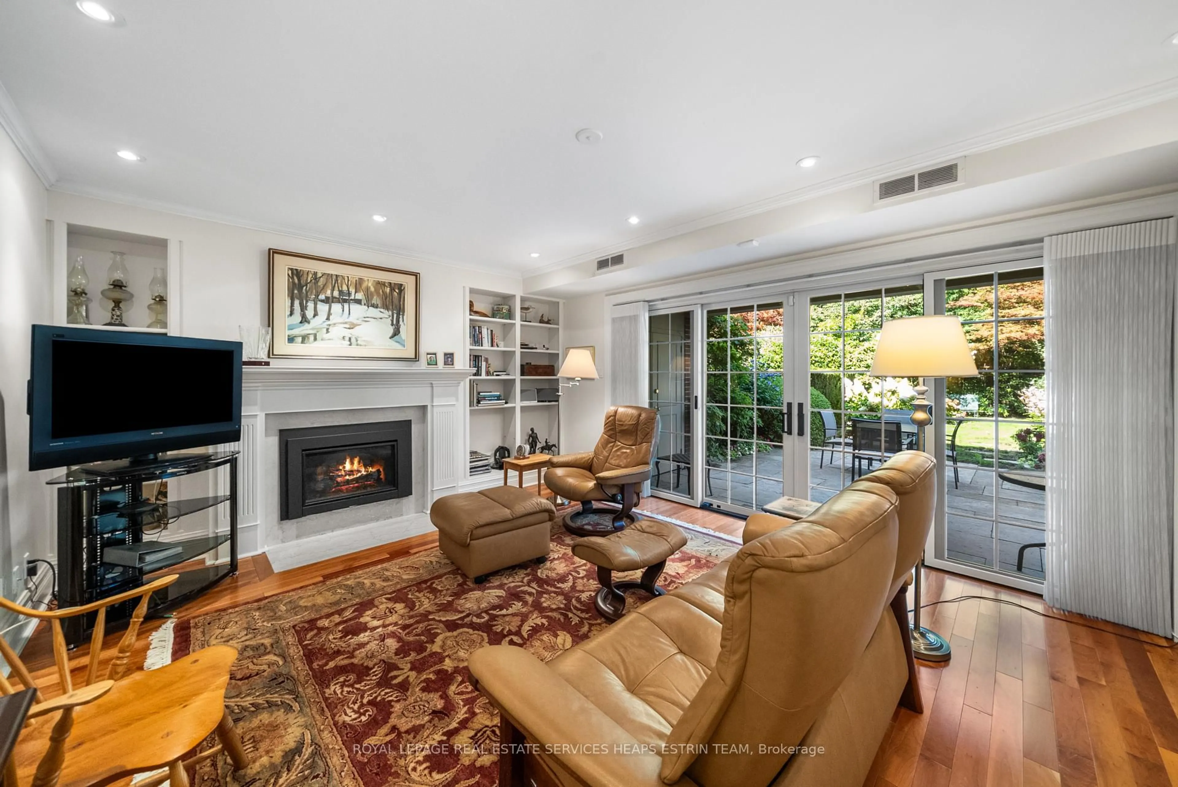 Living room with furniture, unknown for 100 Elm Ave, Toronto Ontario M4W 1P2