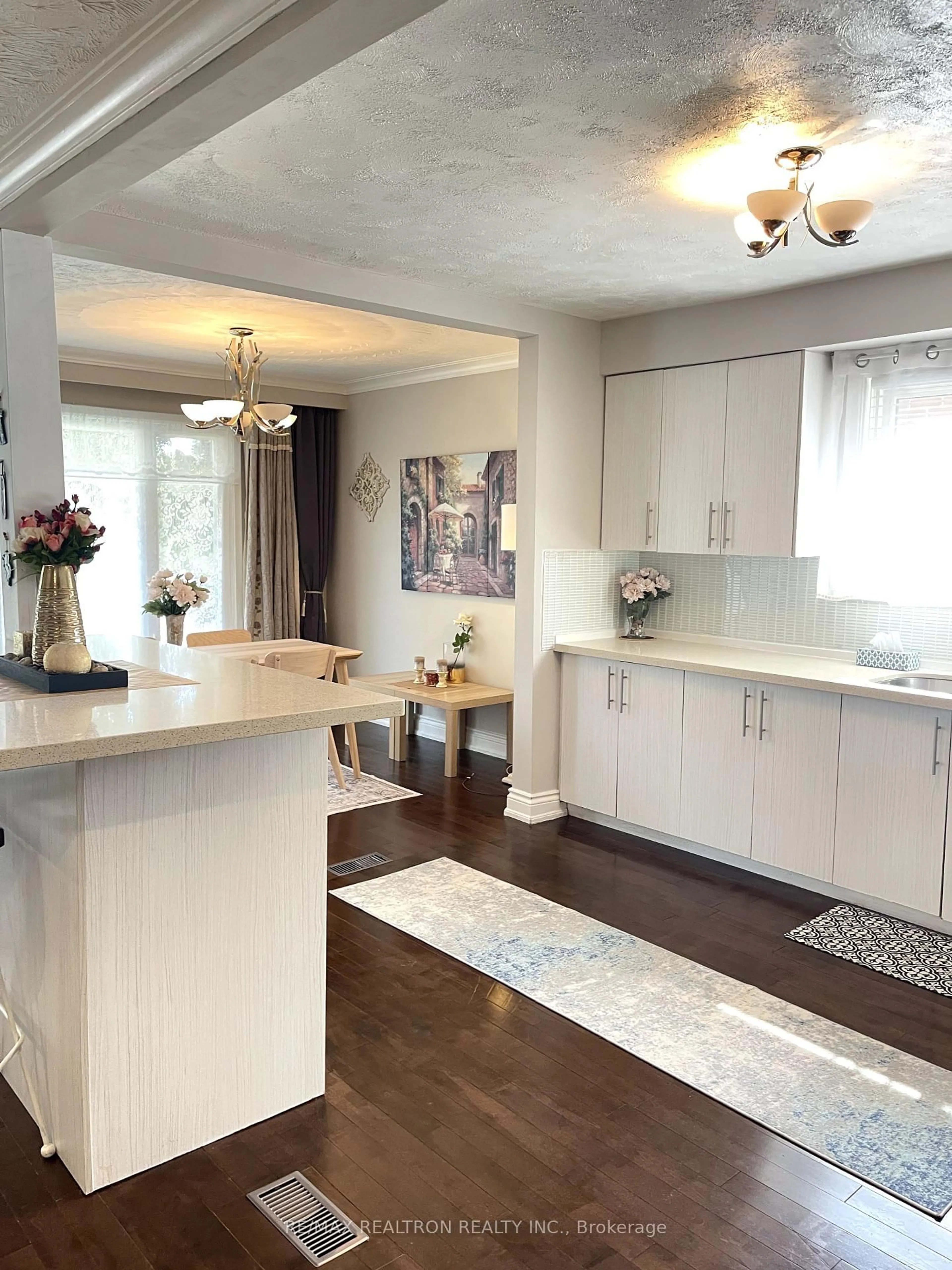 Open concept kitchen, unknown for 926 Willowdale Ave, Toronto Ontario M2M 3C1