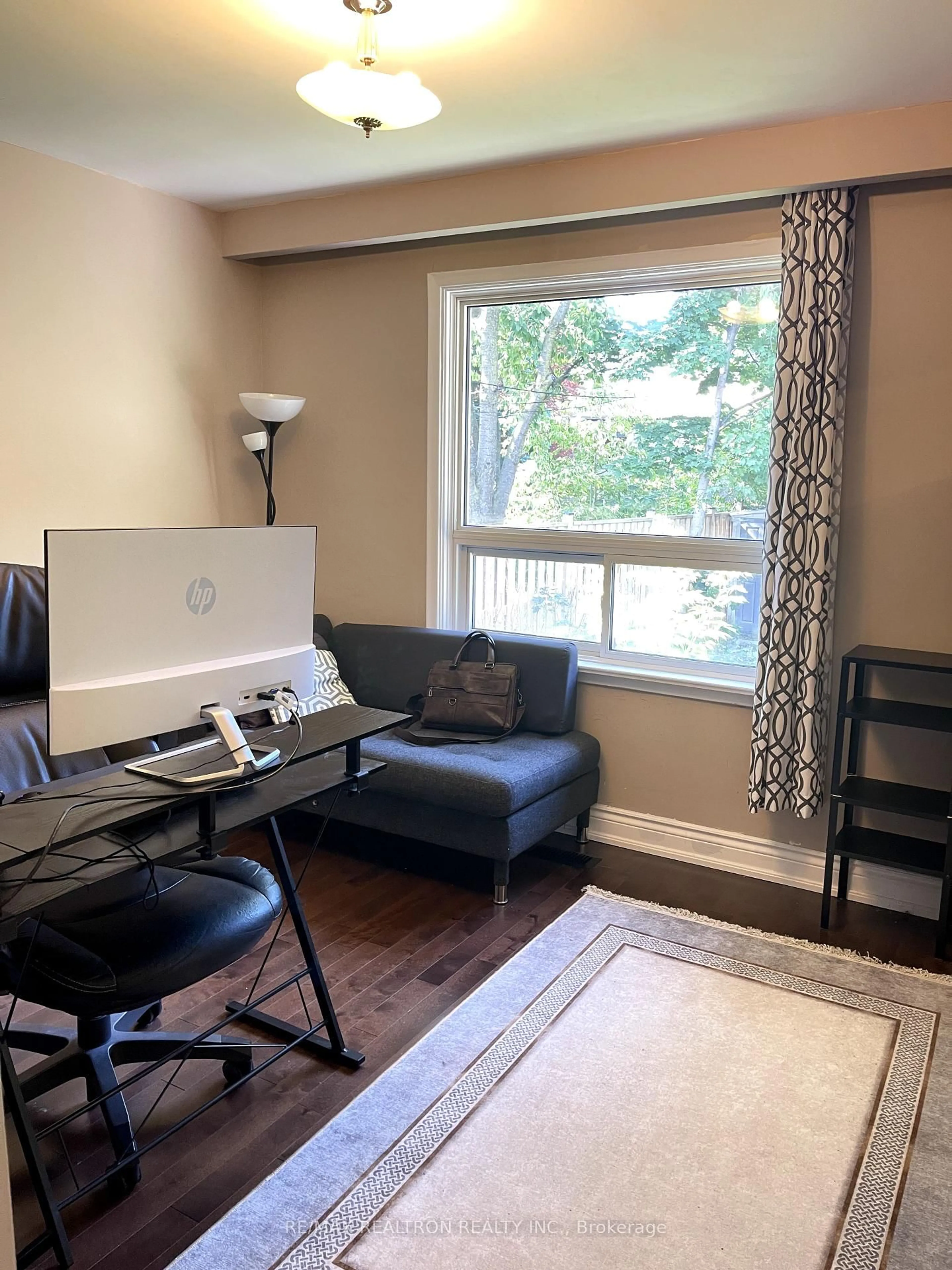 Living room with furniture, wood/laminate floor for 926 Willowdale Ave, Toronto Ontario M2M 3C1