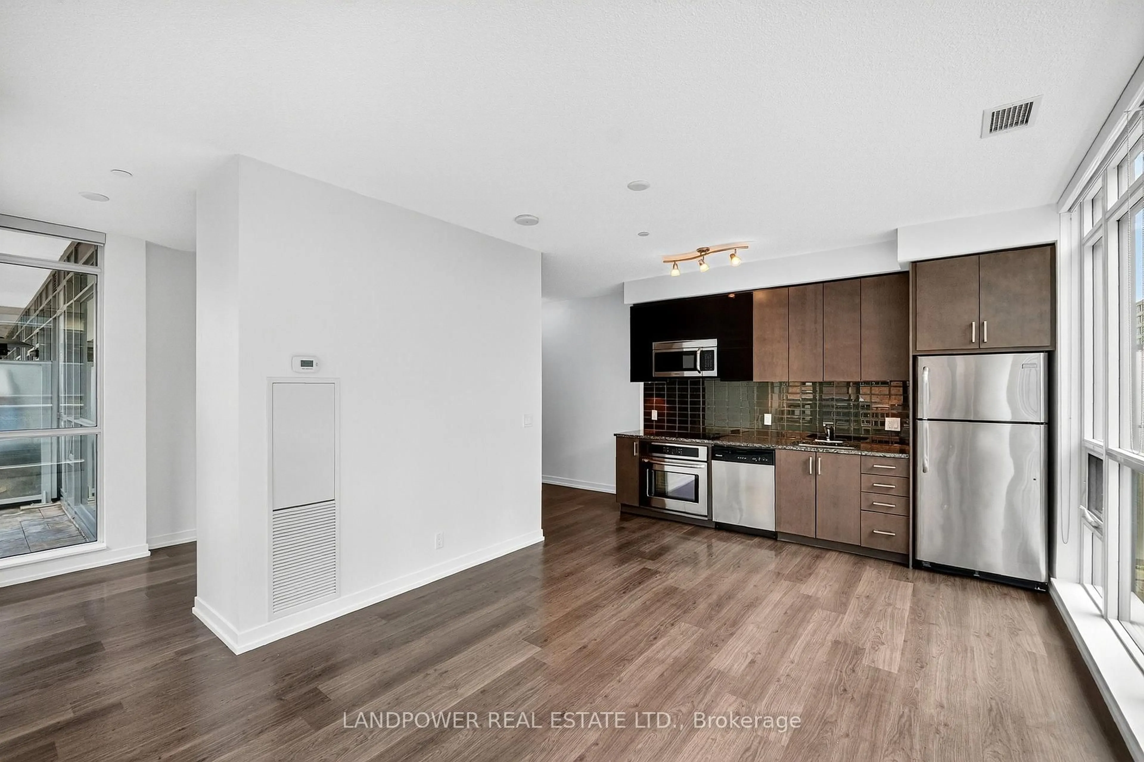 Open concept kitchen, unknown for 89 Dunfield Ave #403, Toronto Ontario M4S 0A4