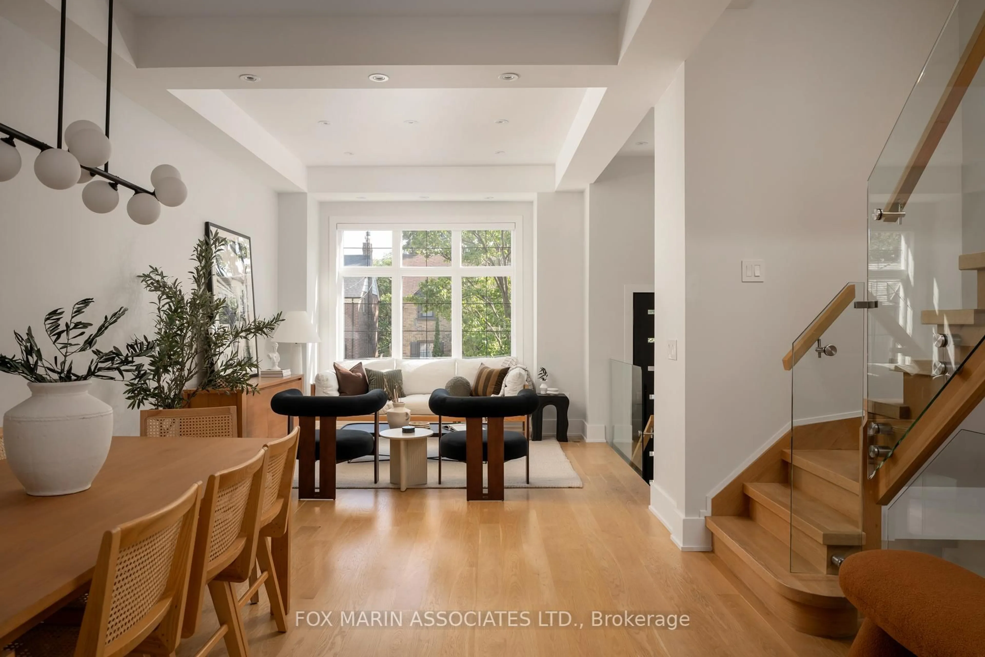 Unknown for 100 Roe Ave, Toronto Ontario M5M 2H7