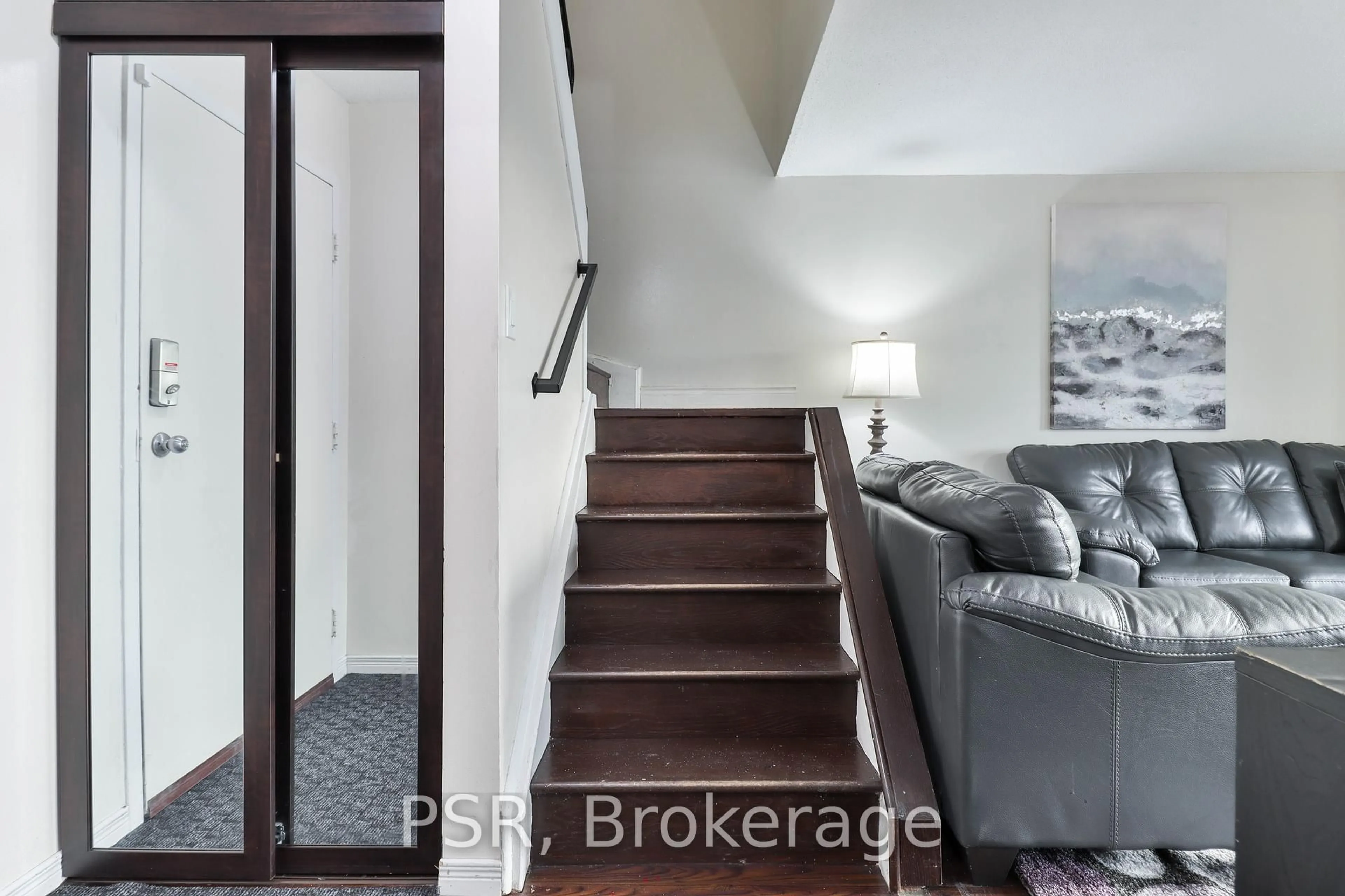 Stairs for 165 Cherokee Blvd #225, Toronto Ontario M2J 4T7