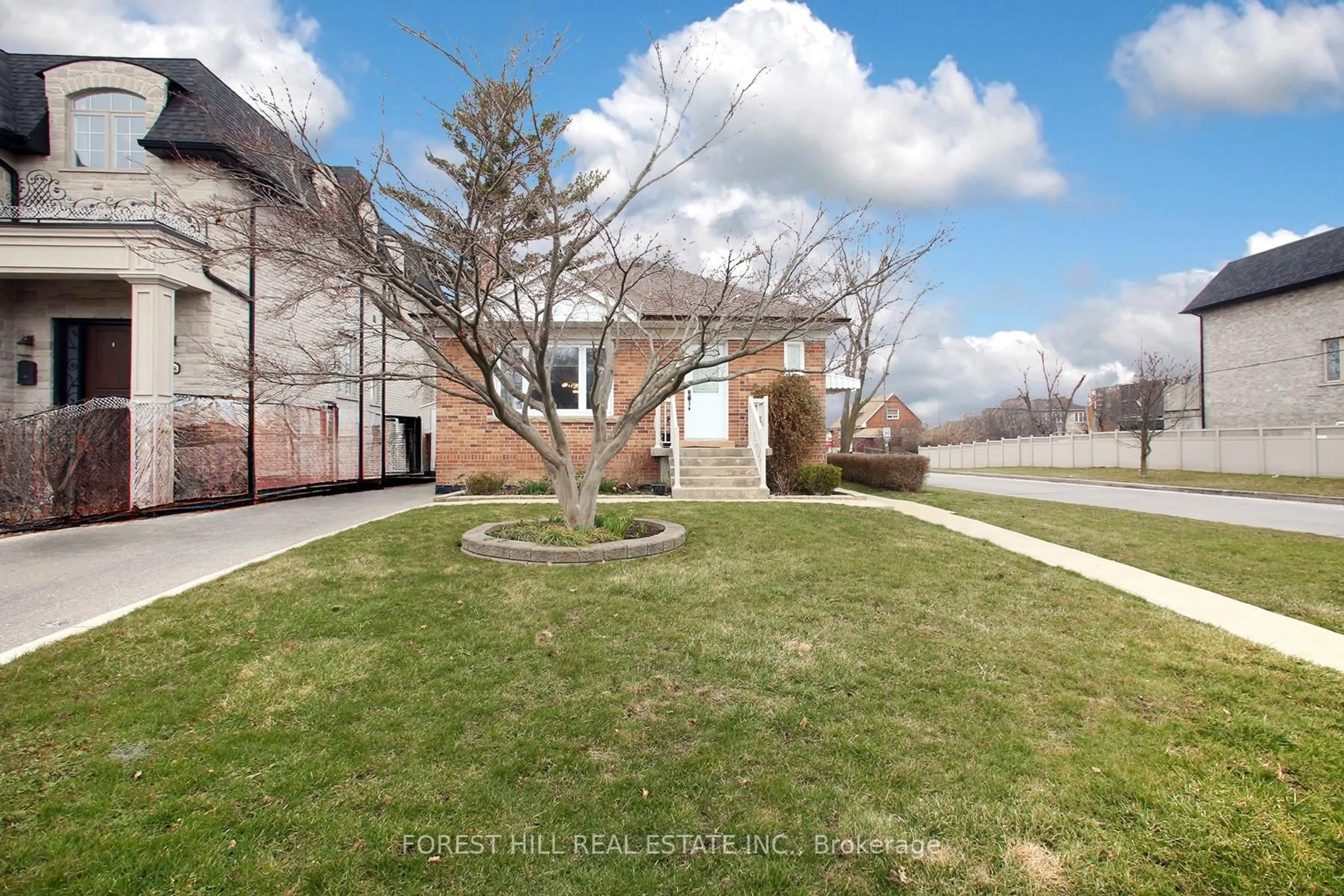 A pic from outside/outdoor area/front of a property/back of a property/a pic from drone, street for 26 Alexis Blvd, Toronto Ontario M3H 2P4