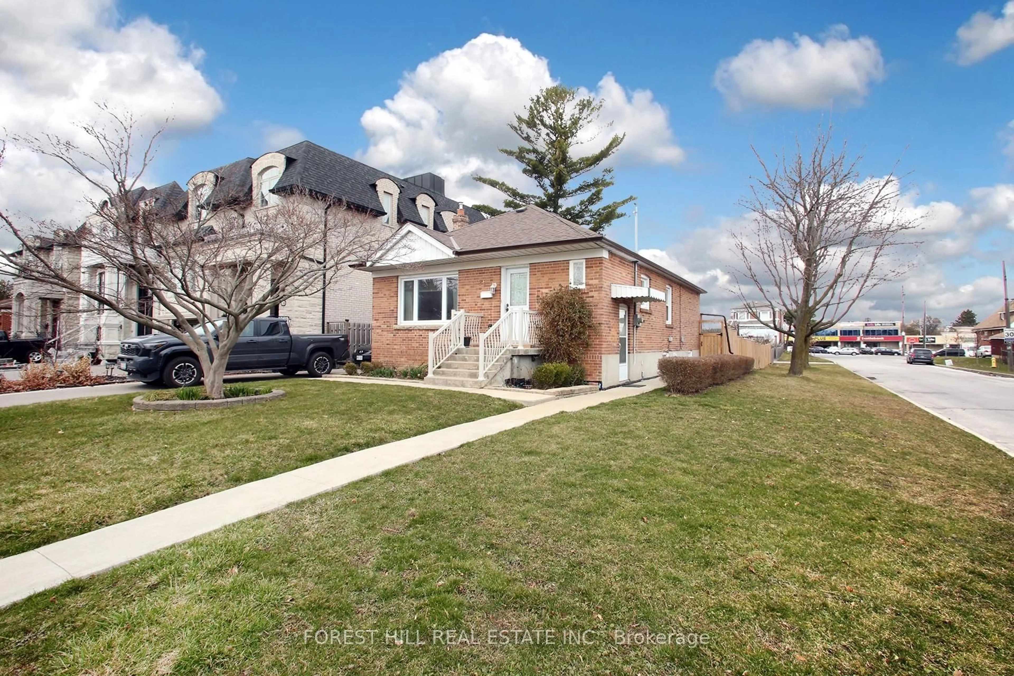 A pic from outside/outdoor area/front of a property/back of a property/a pic from drone, street for 26 Alexis Blvd, Toronto Ontario M3H 2P4