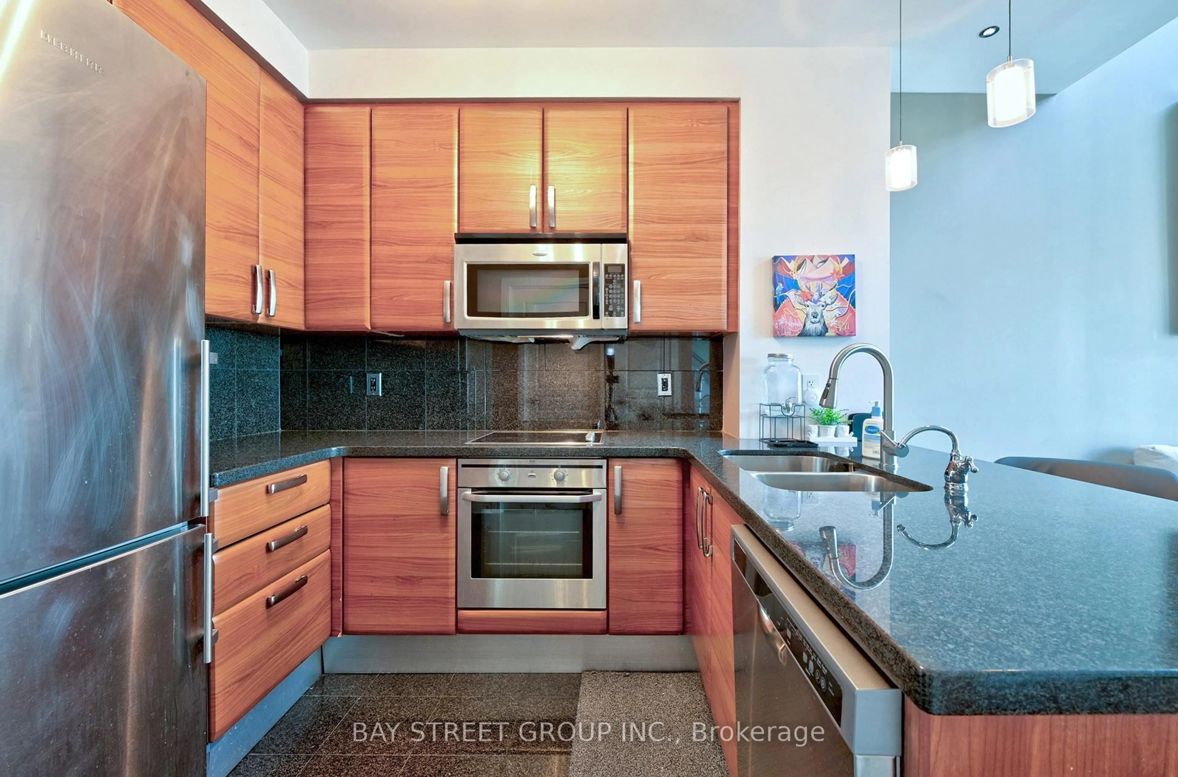 Standard kitchen, ceramic/tile floor for 1 Avondale Ave #Uph3, Toronto Ontario M2N 7J1