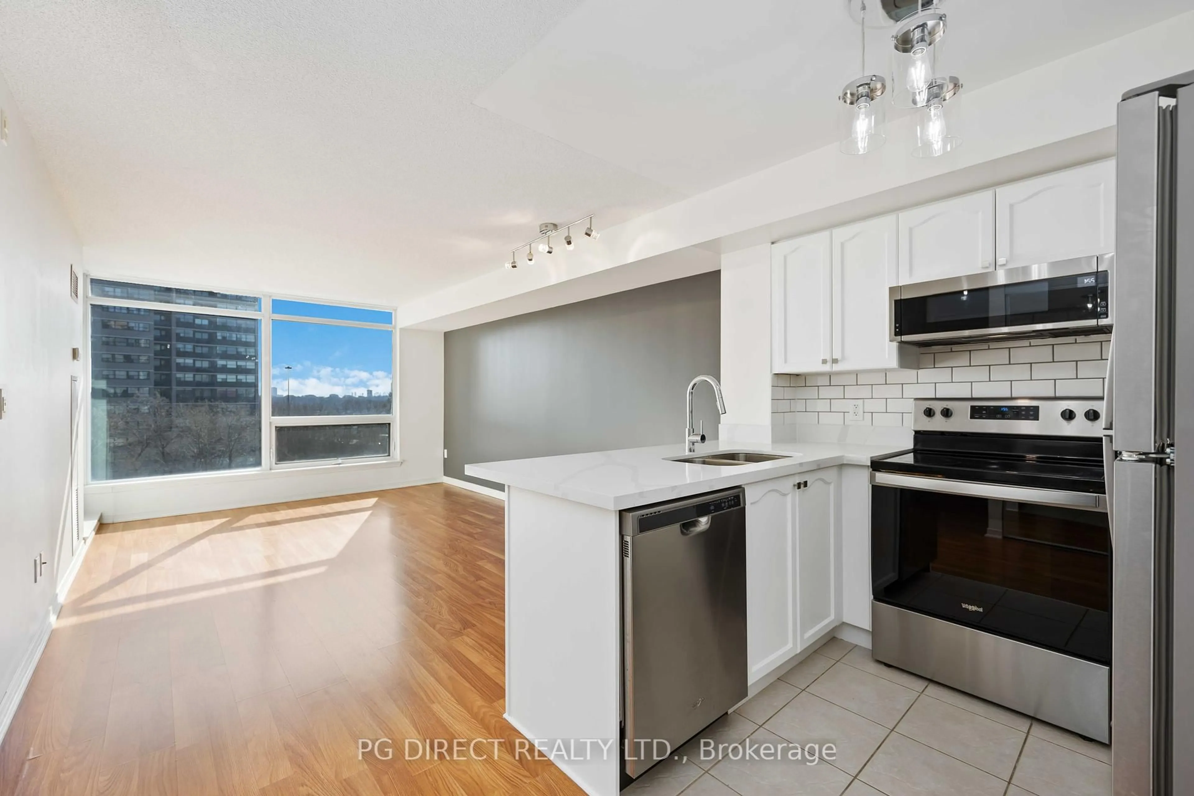 Open concept kitchen, unknown for 18 Valley Woods Rd #611, Toronto Ontario M3A 0A1