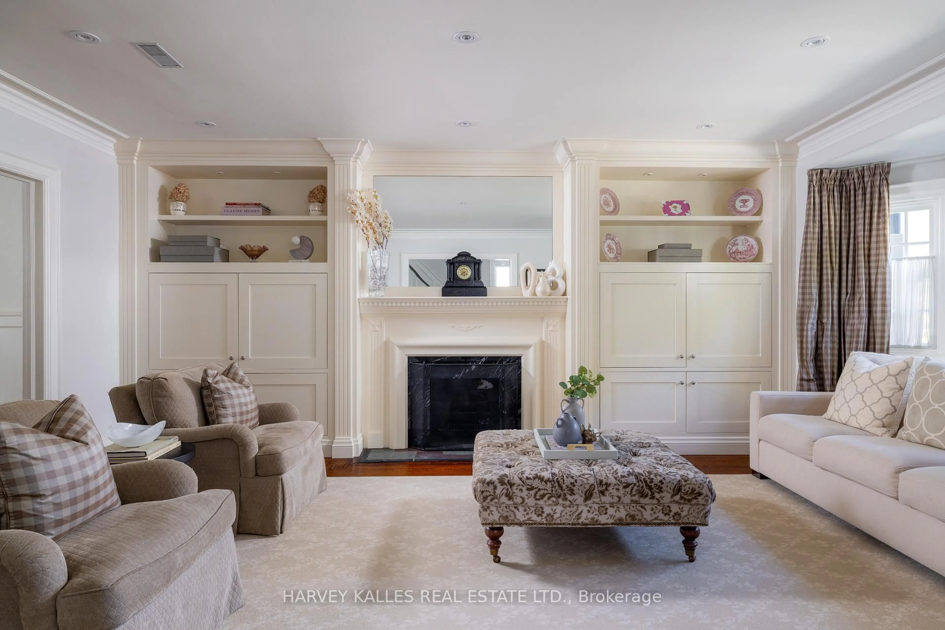 Living room with furniture, unknown for 115 Wembley Rd, Toronto Ontario M6C 2G5